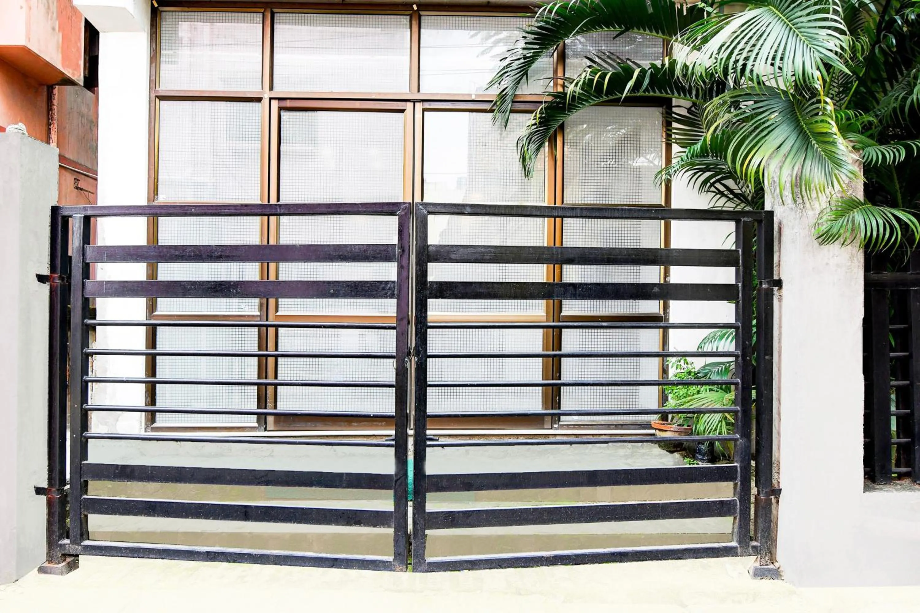 Facade/entrance in Super Hotel O Tagore Park Laskarhat formerly Shankar Guest House