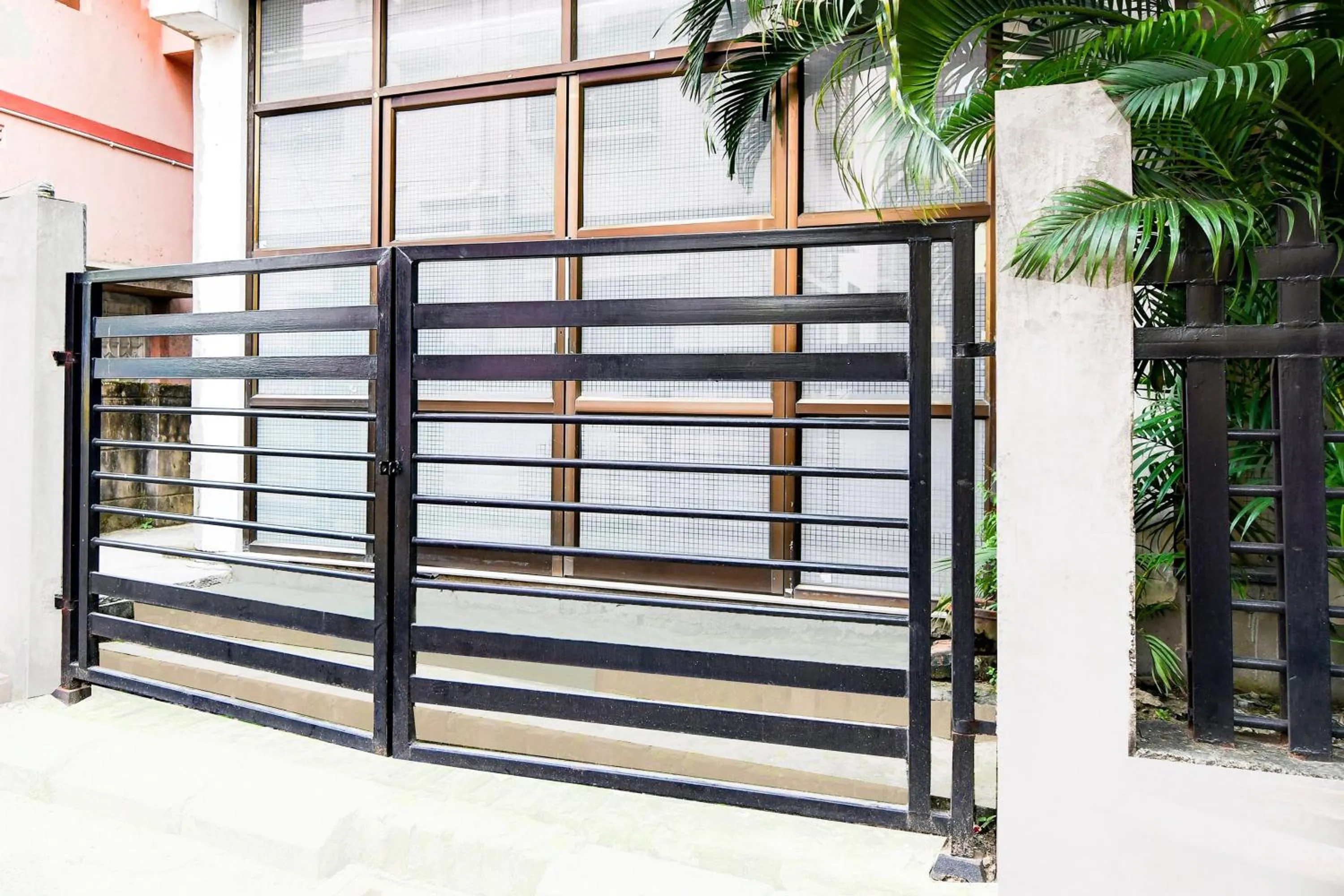 Facade/entrance in Super Hotel O Tagore Park Laskarhat formerly Shankar Guest House