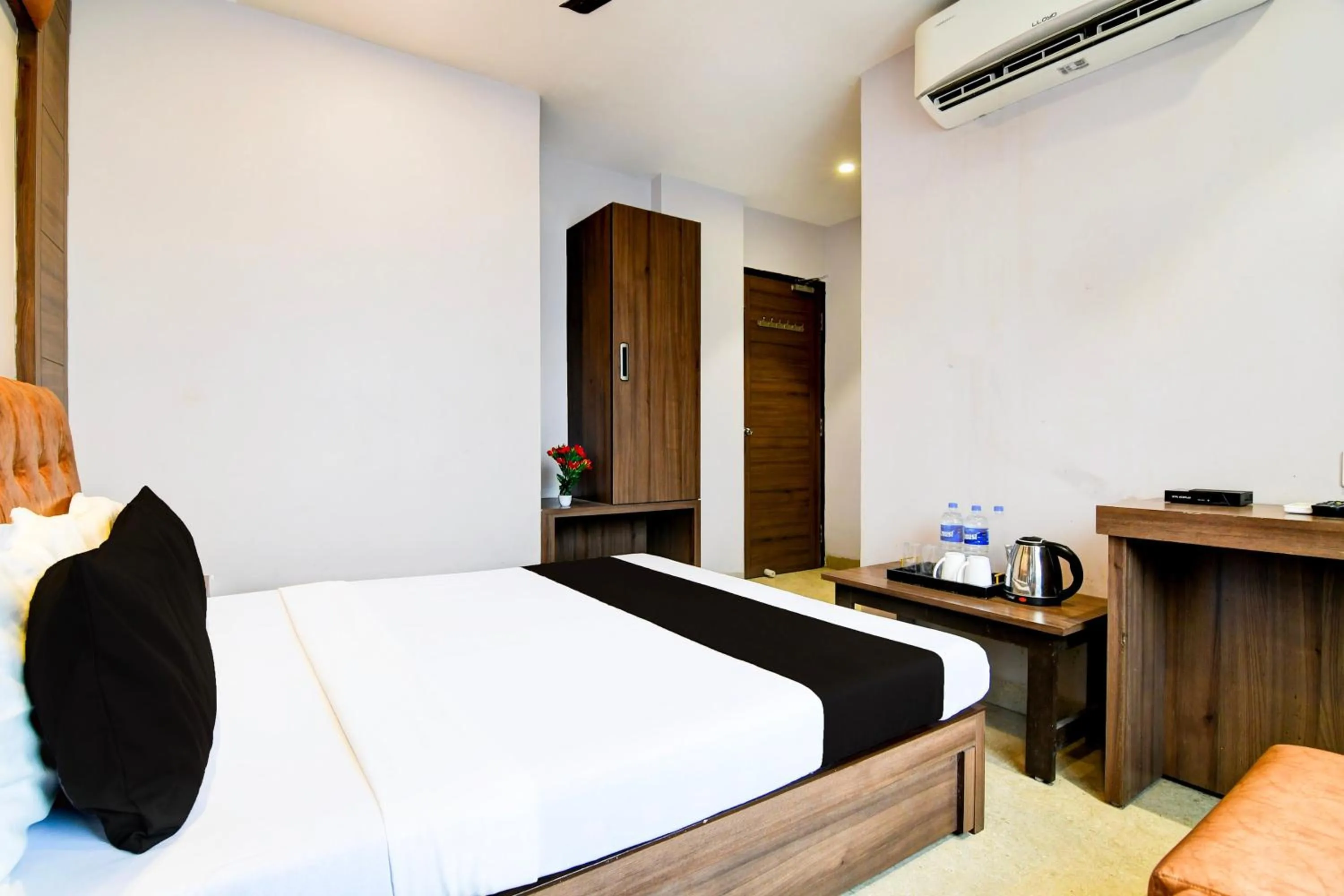 Bedroom, Bed in Super Hotel O Tagore Park Laskarhat formerly Shankar Guest House