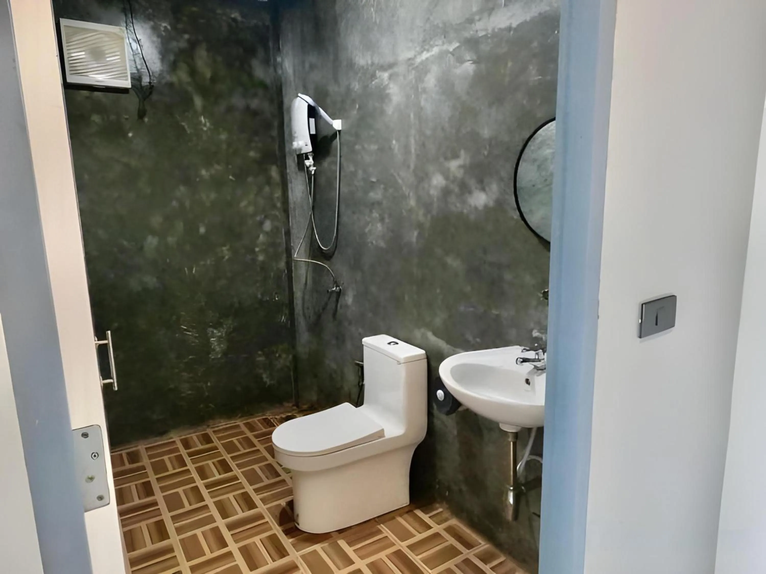 Bathroom in Collection O Diamond House Khaosan