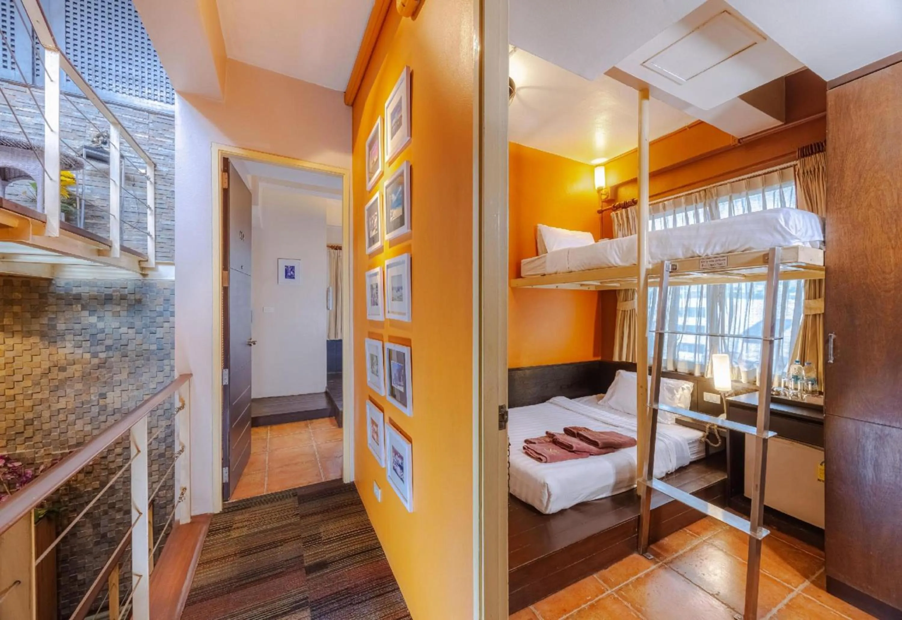 Photo of the whole room, Bed in Collection O Diamond House Khaosan