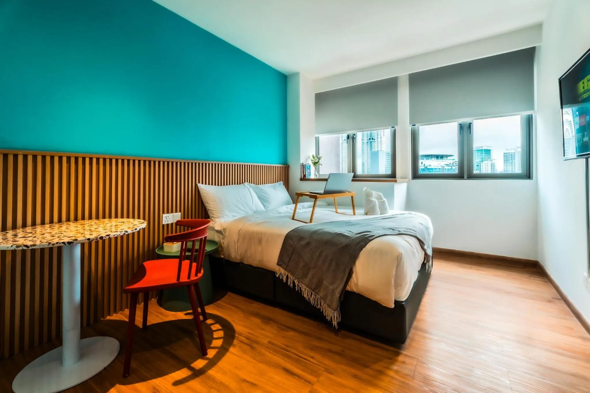 Communal lounge/ TV room, Bed in Upper Hotel Suites KL Sentral