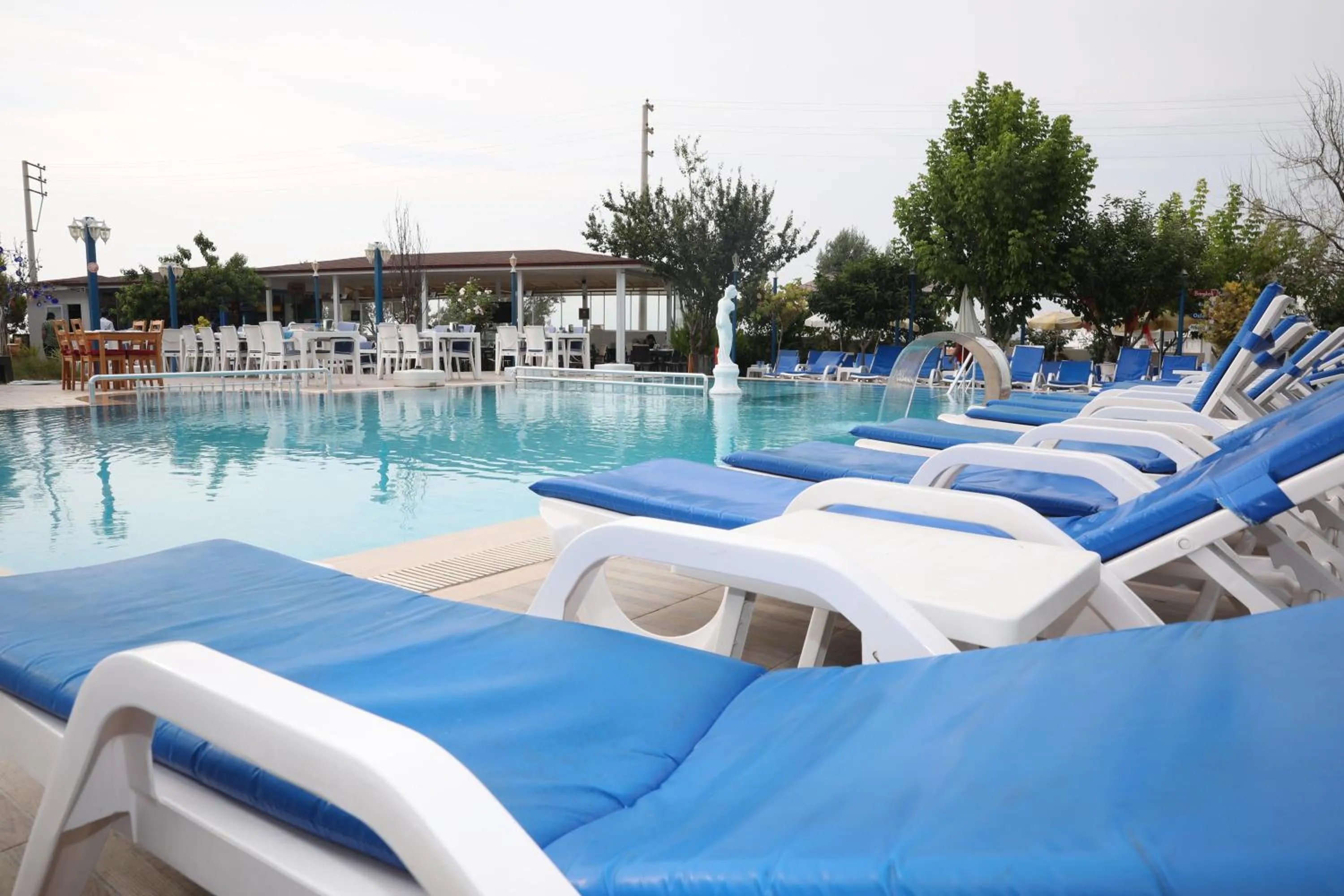 Swimming pool in Mavi Restaurant & Apartments 1