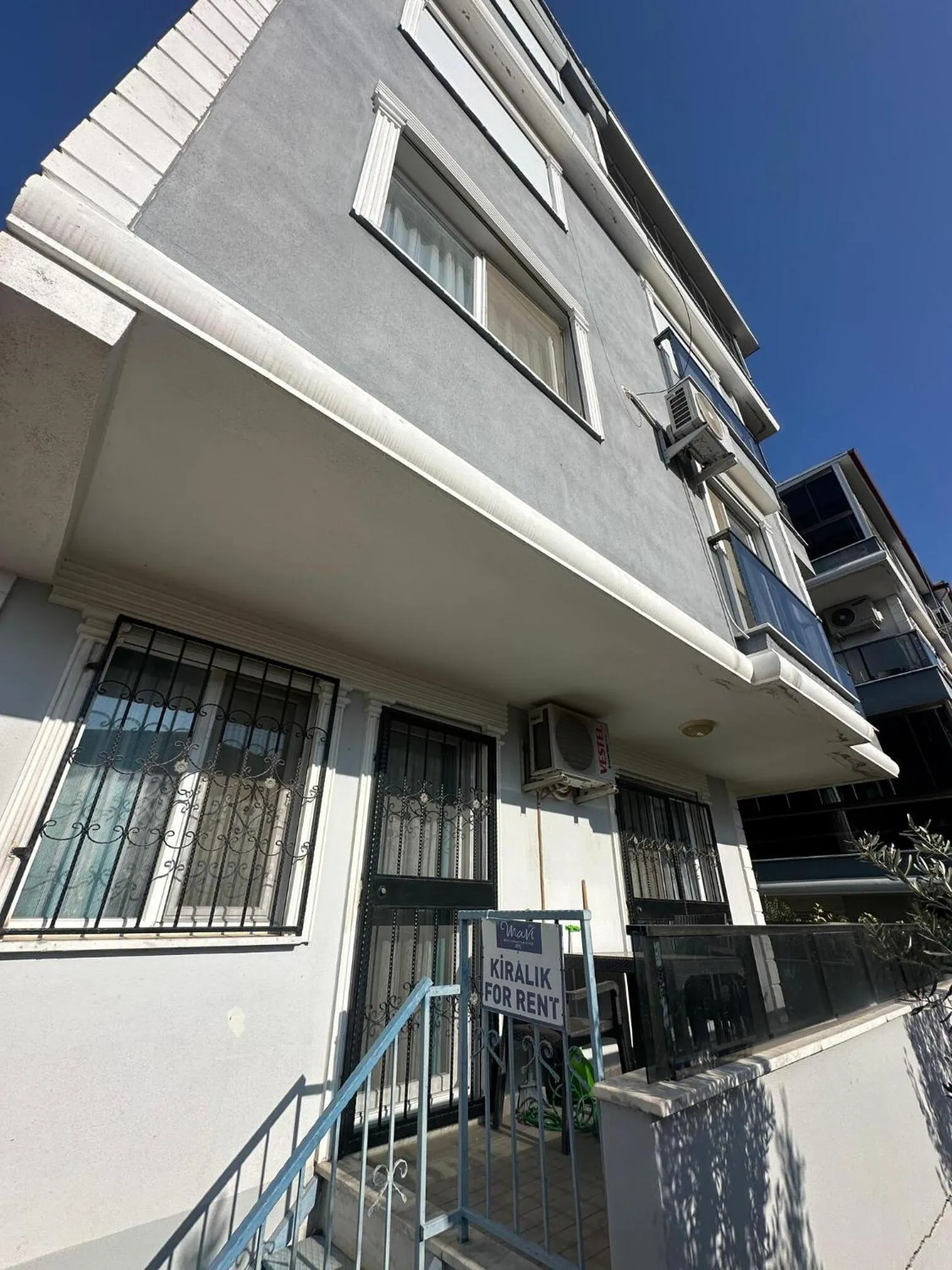 Property building in Mavi Restaurant & Apartments 1