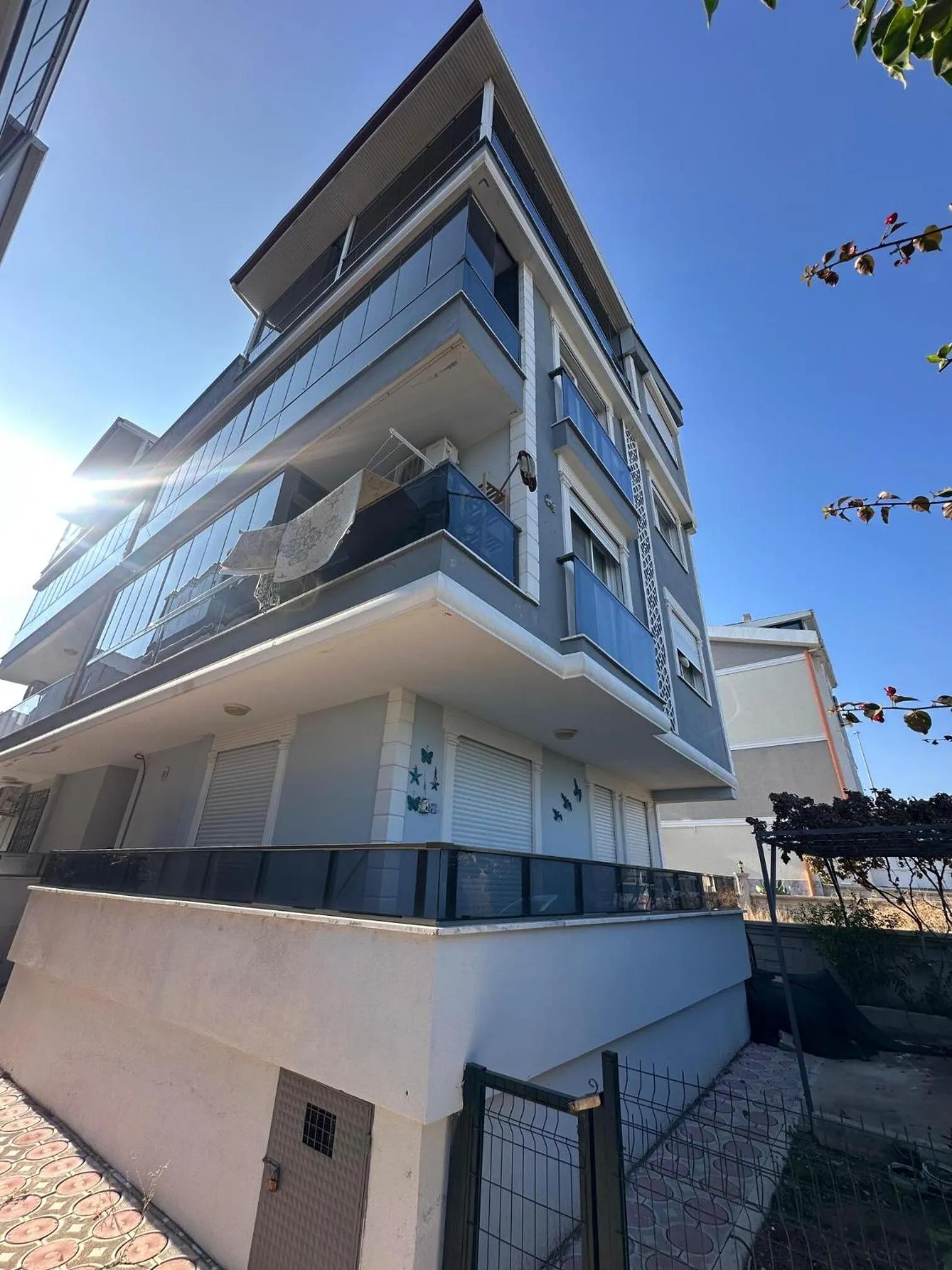 Property building in Mavi Restaurant & Apartments 1