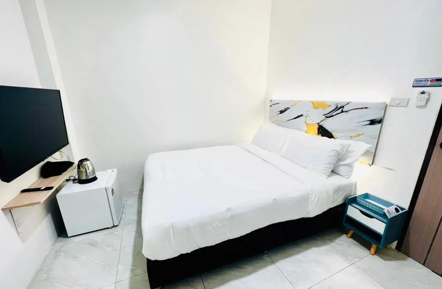 Superior Double Room in PJ Hostel & Bar Superior Double Room in PJ Hostel & Bar