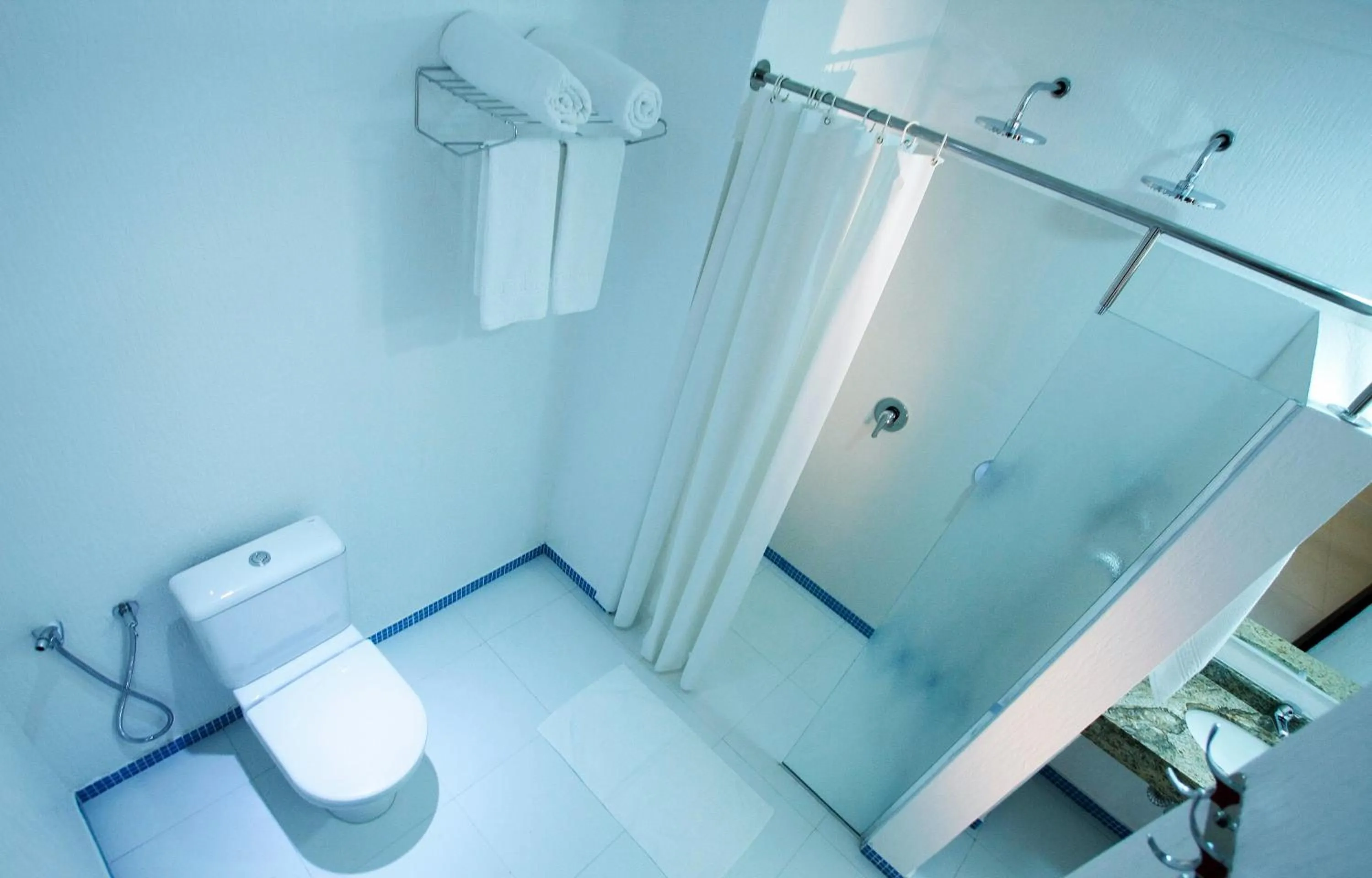 Shower in Hotel Bogari