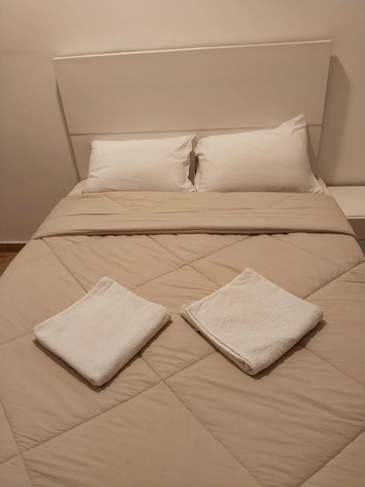 Bed in Sharqotel Luxor