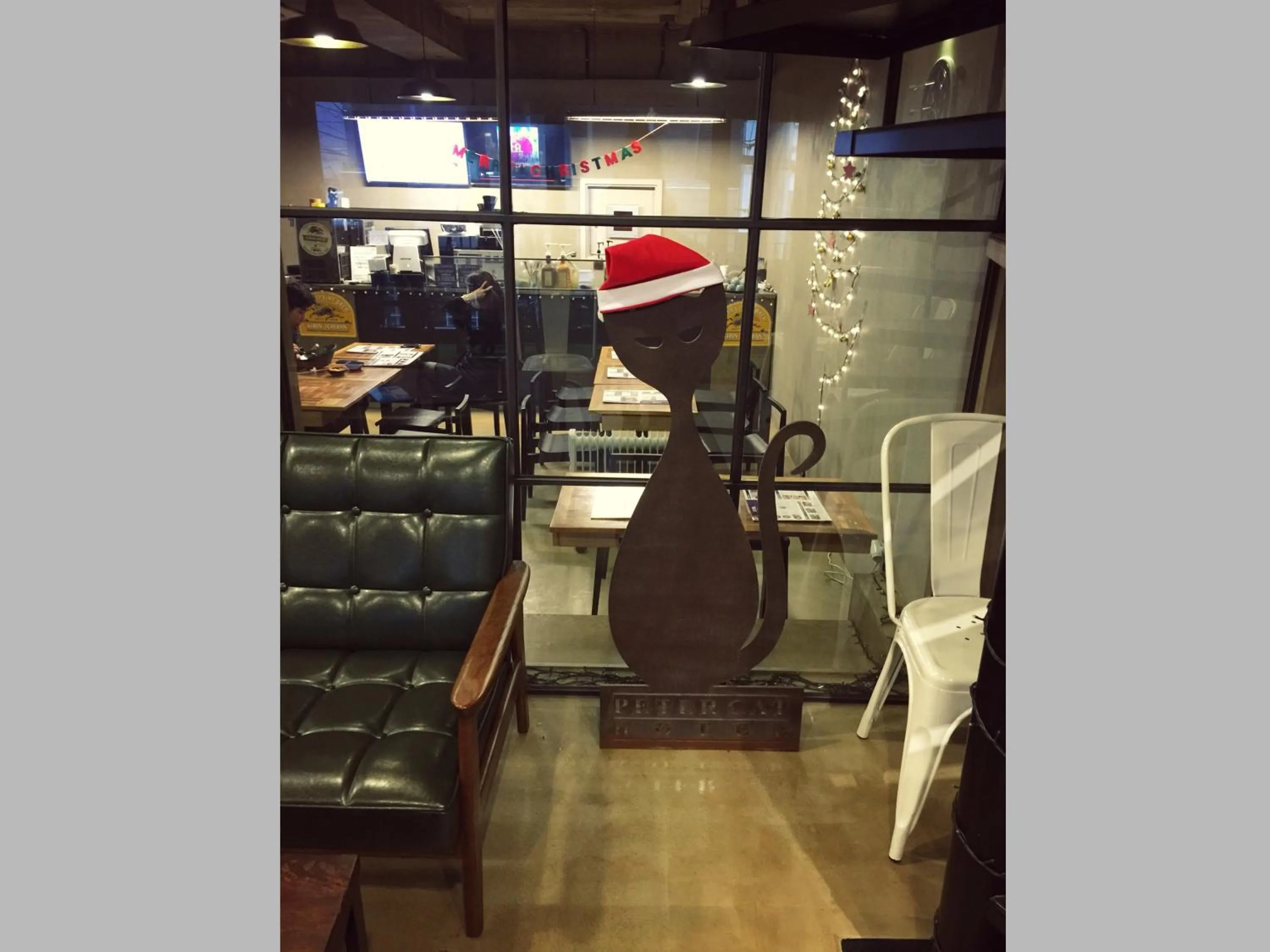 Facade/entrance in Petercat Hotel Shinchon