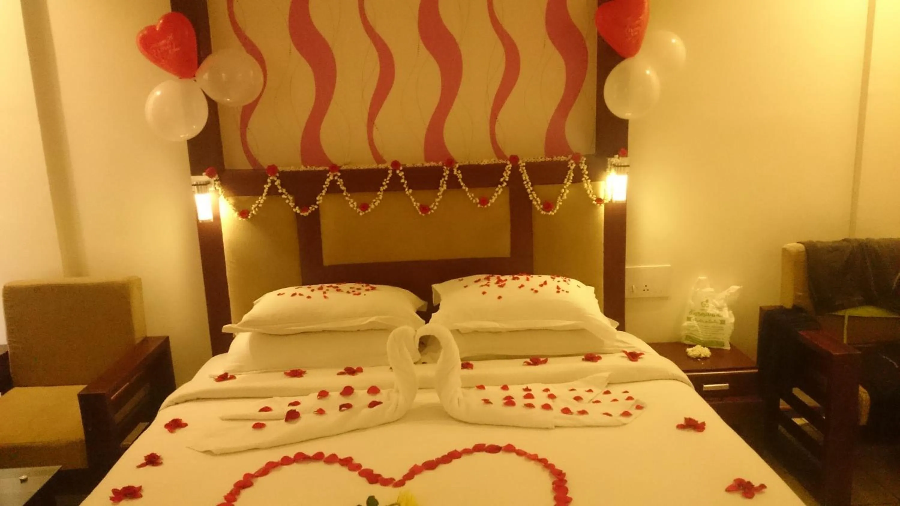 Decorative detail, Bed in Gokulam Park Munnar