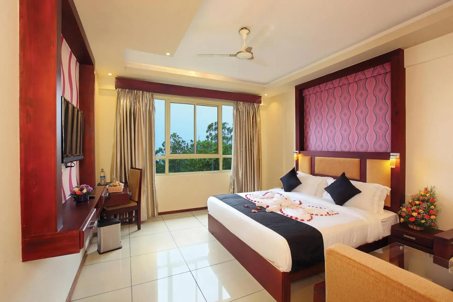 Deluxe Double Room in Gokulam Park Munnar Deluxe Double Room in Gokulam Park Munnar