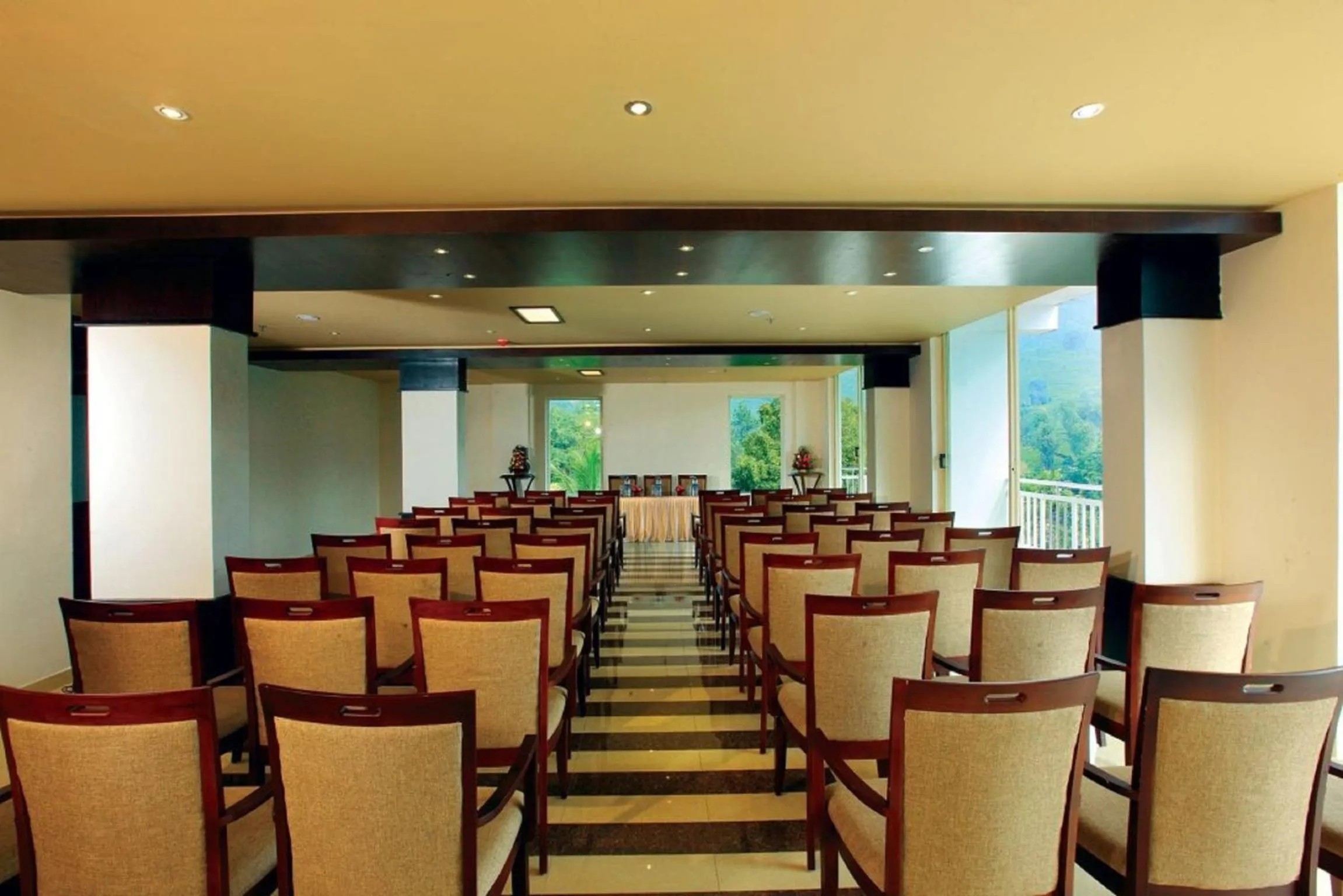 Banquet/Function facilities in Gokulam Park Munnar
