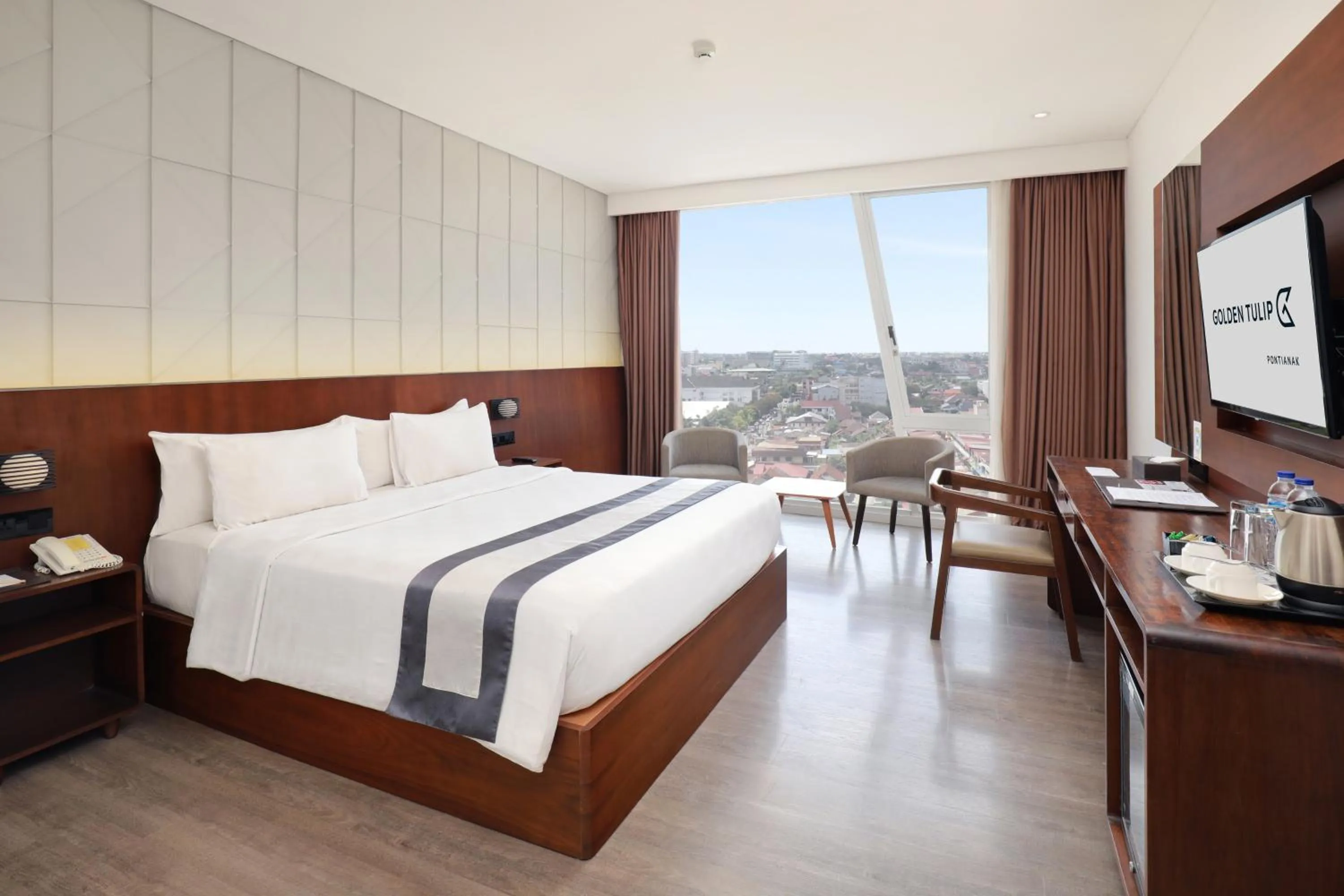 Bed in Golden Tulip Pontianak