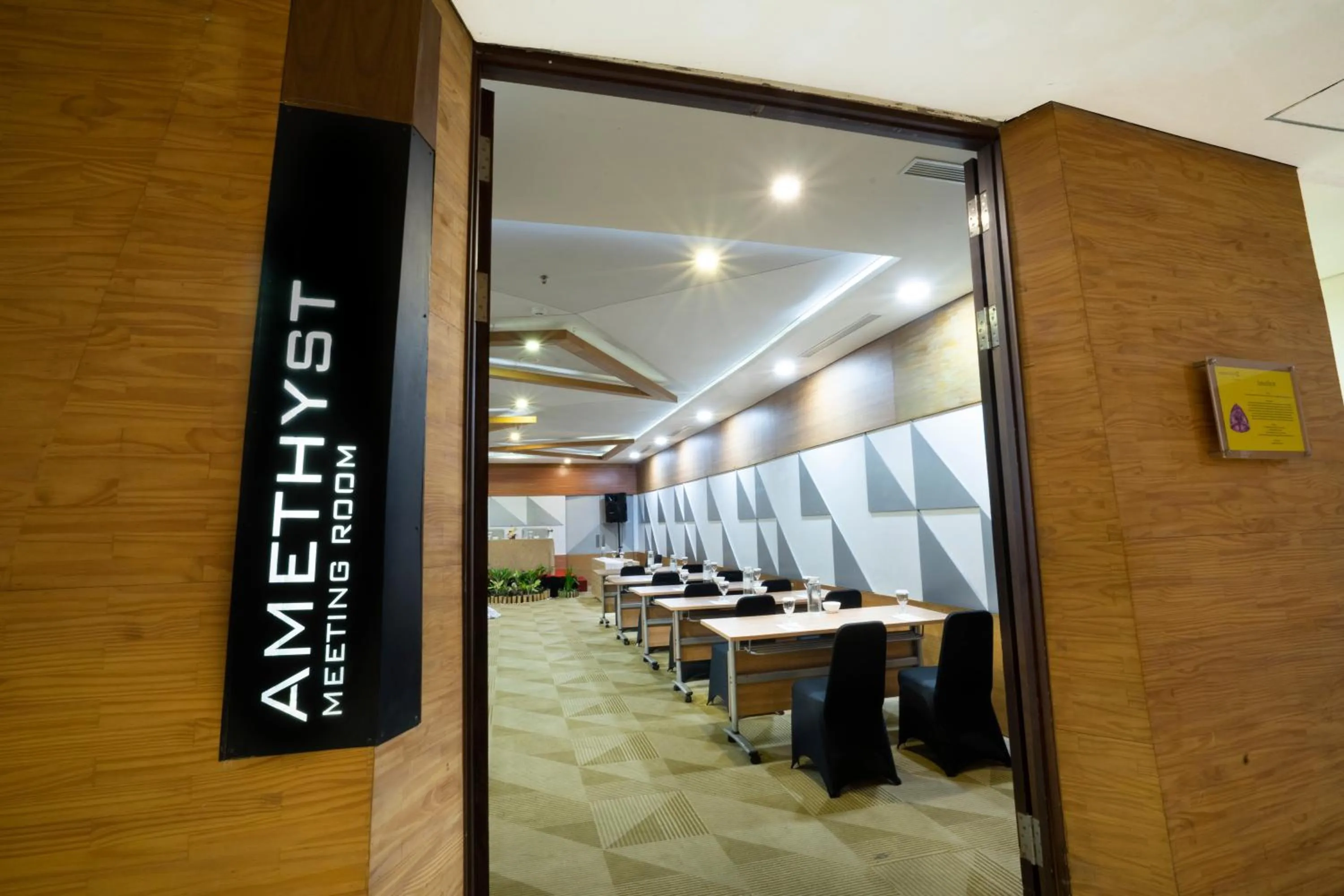 Meeting/conference room in Golden Tulip Pontianak