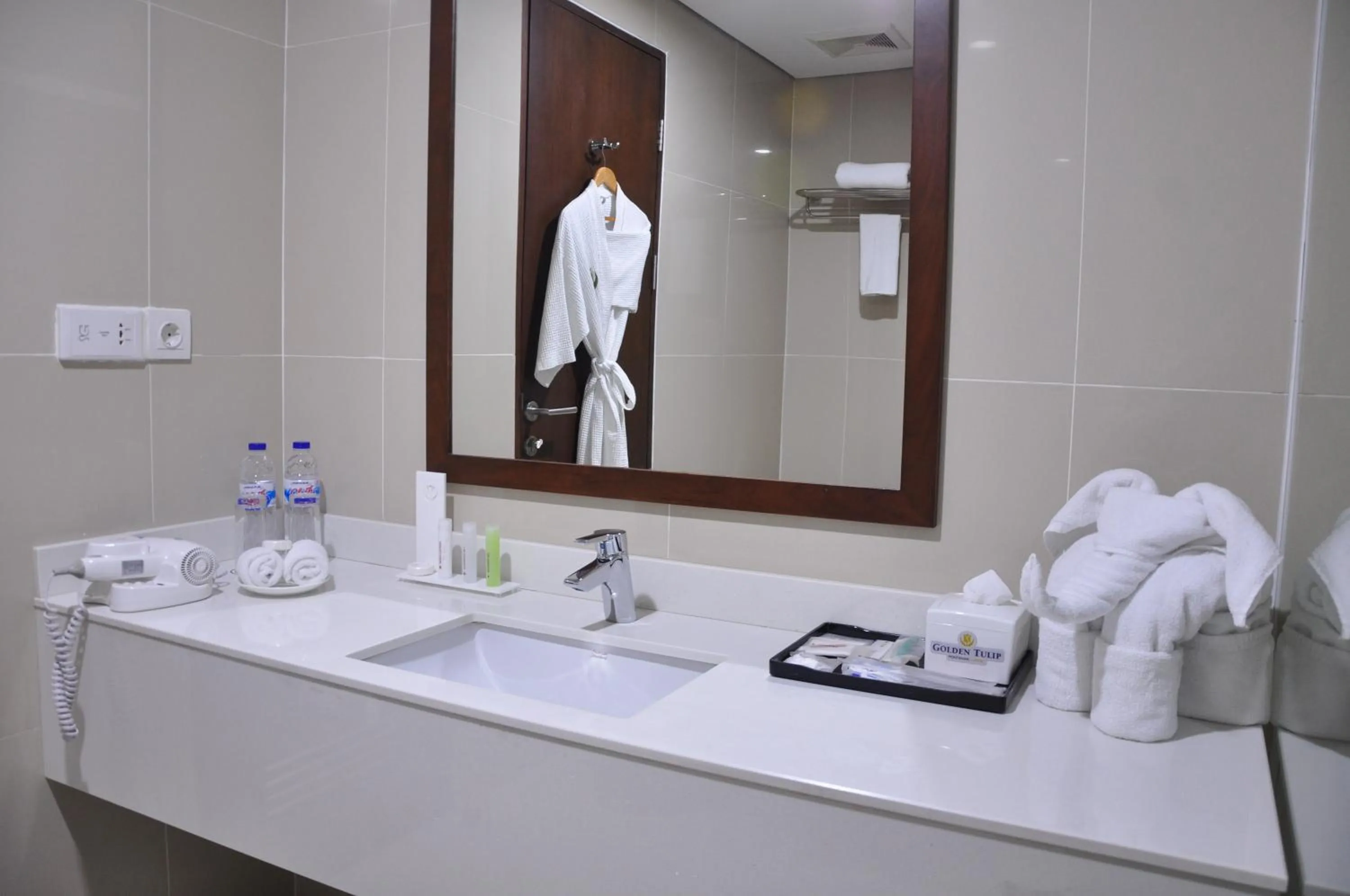 Bathroom in Golden Tulip Pontianak