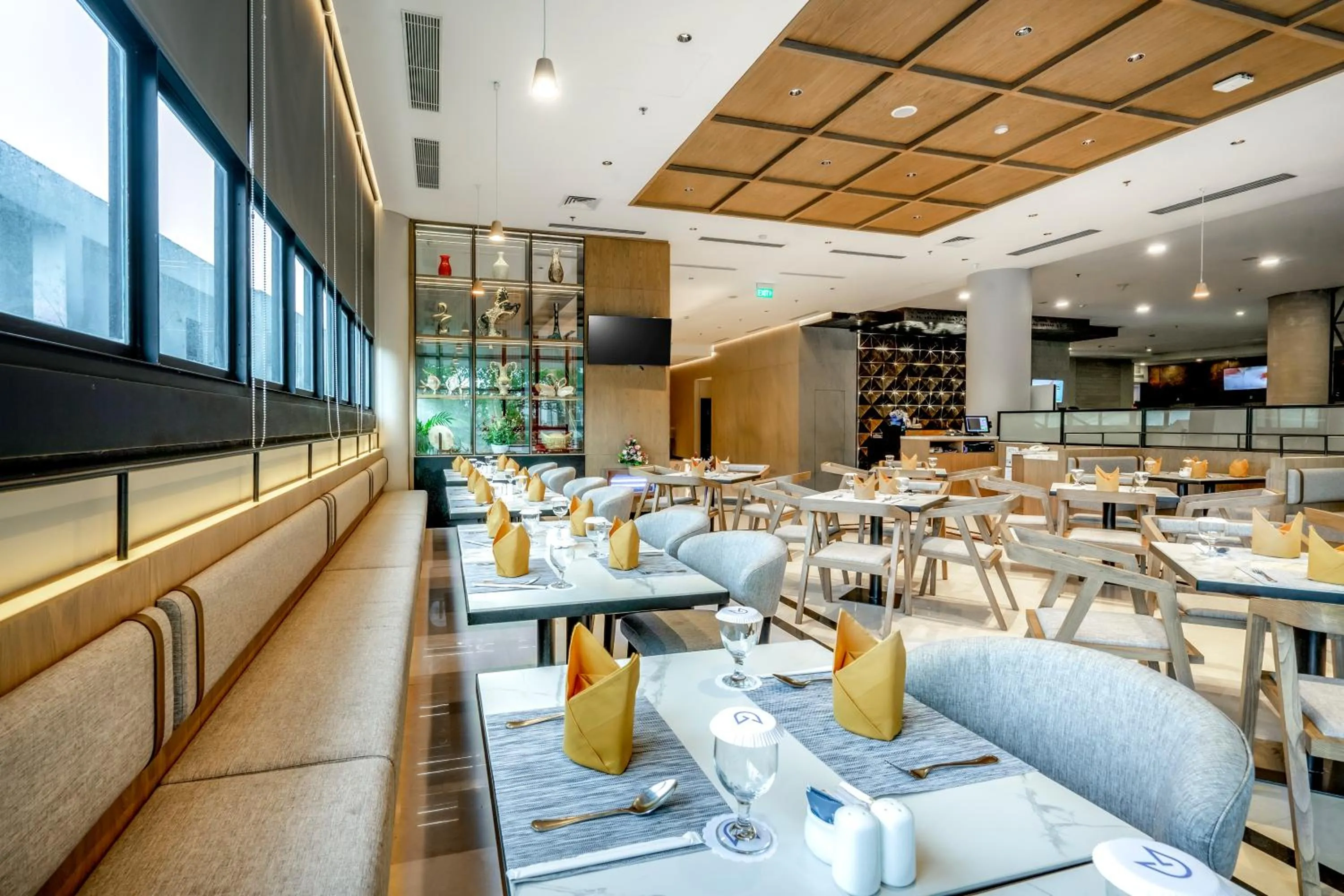 Restaurant/places to eat in Golden Tulip Pontianak