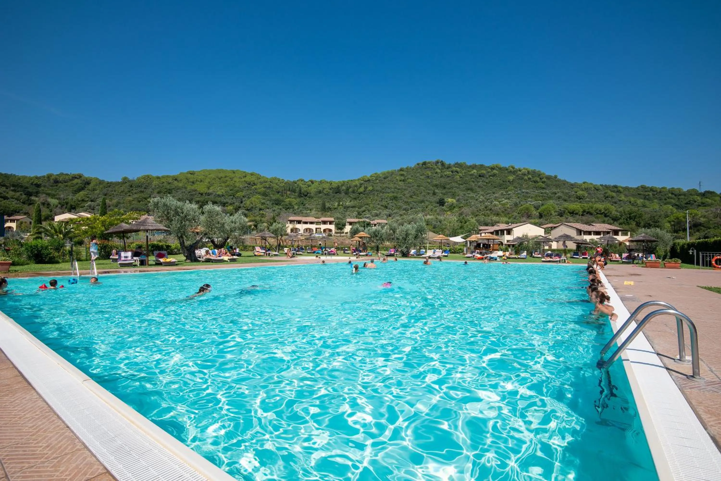 Pool view in Le Corti Di Montepitti