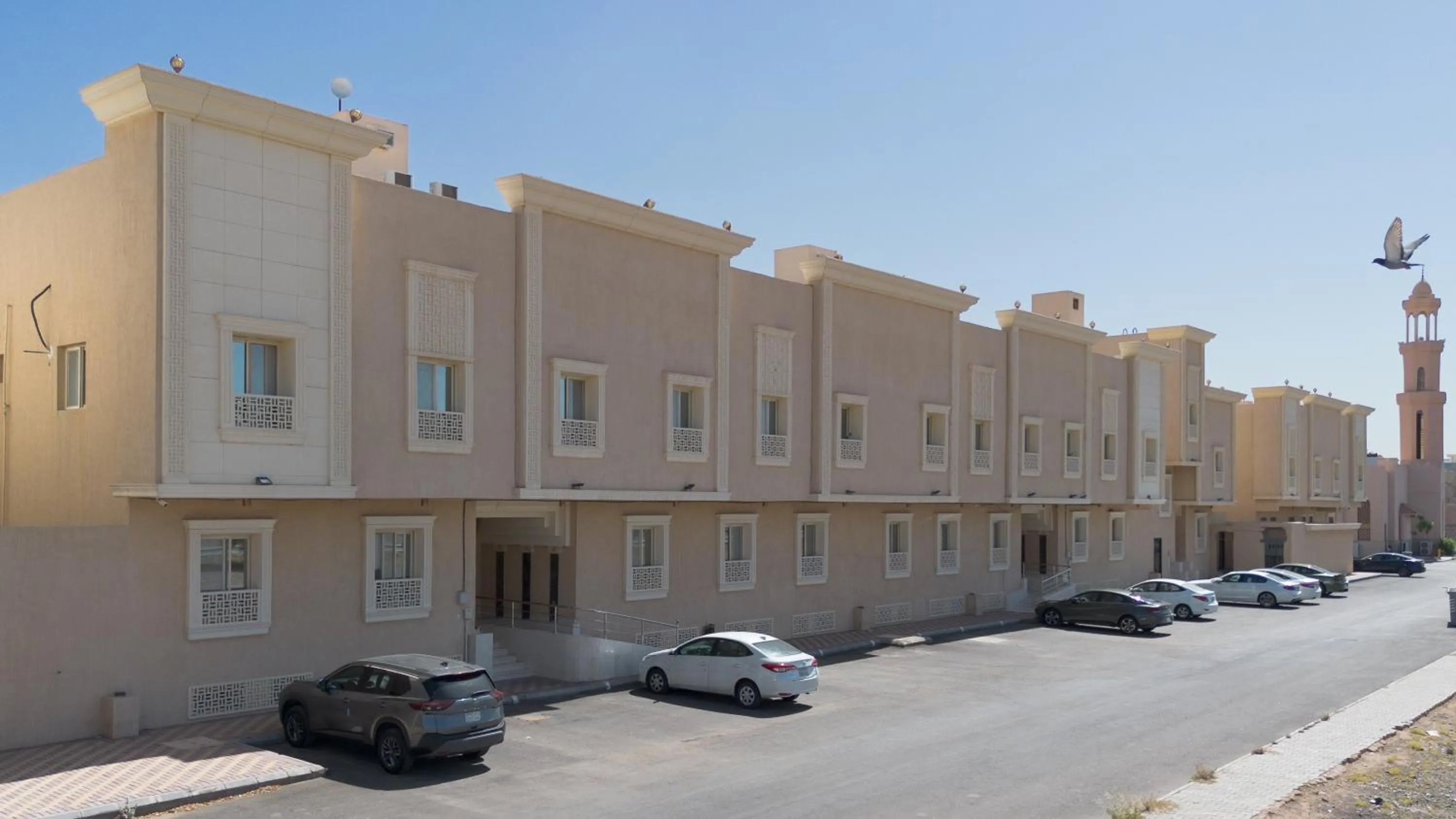 Property building in Dyar Sultana - 10 Mins Drive to Al Masjed Al Nabwi