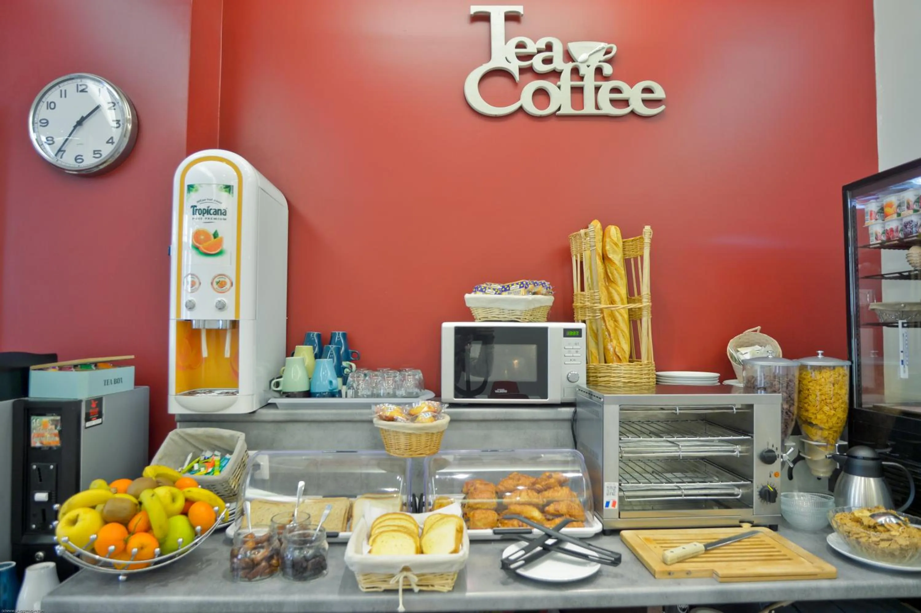 Food and drinks in Hôtel du Quai de Seine