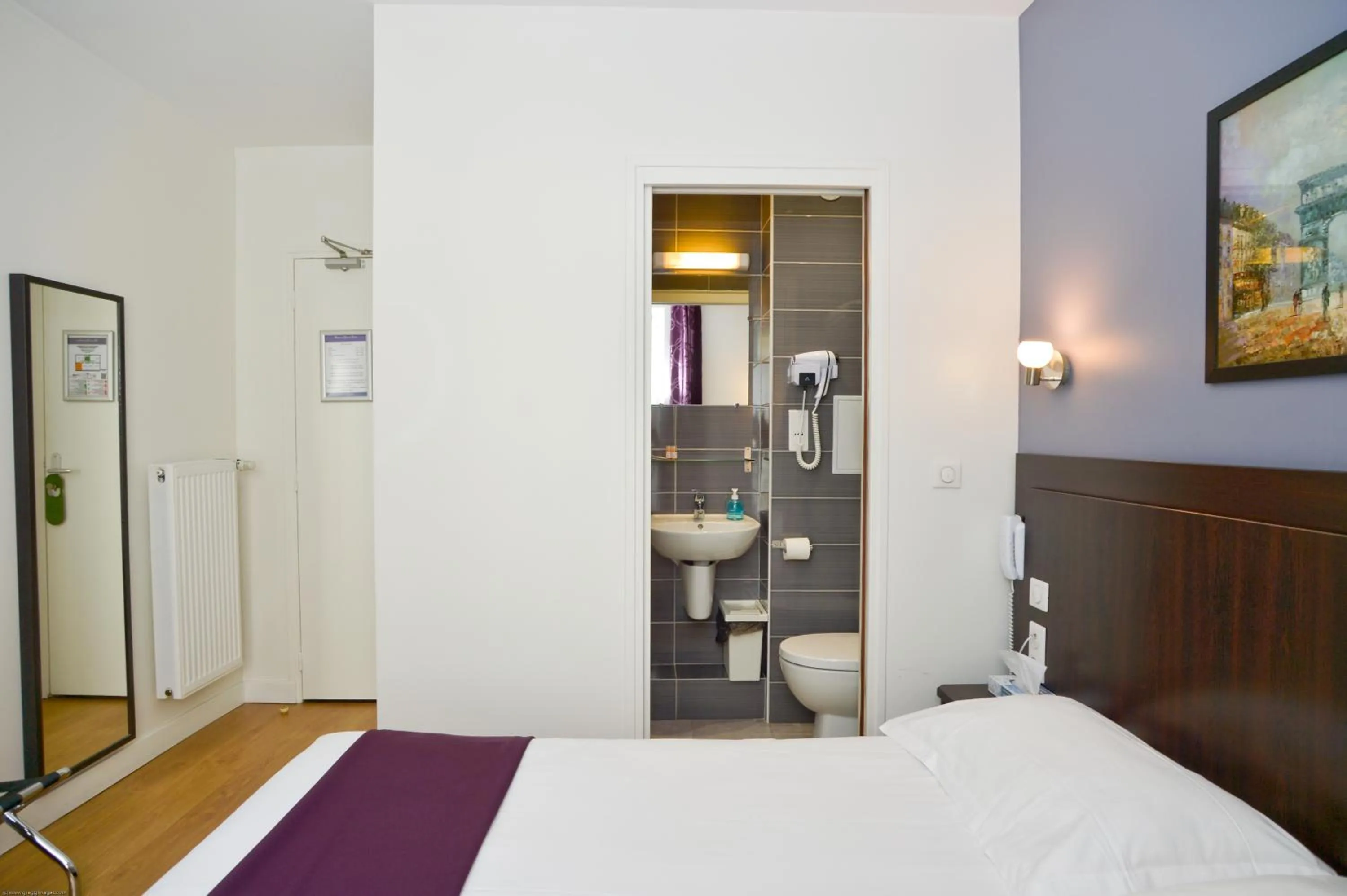 Bedroom, Bed in Hôtel du Quai de Seine