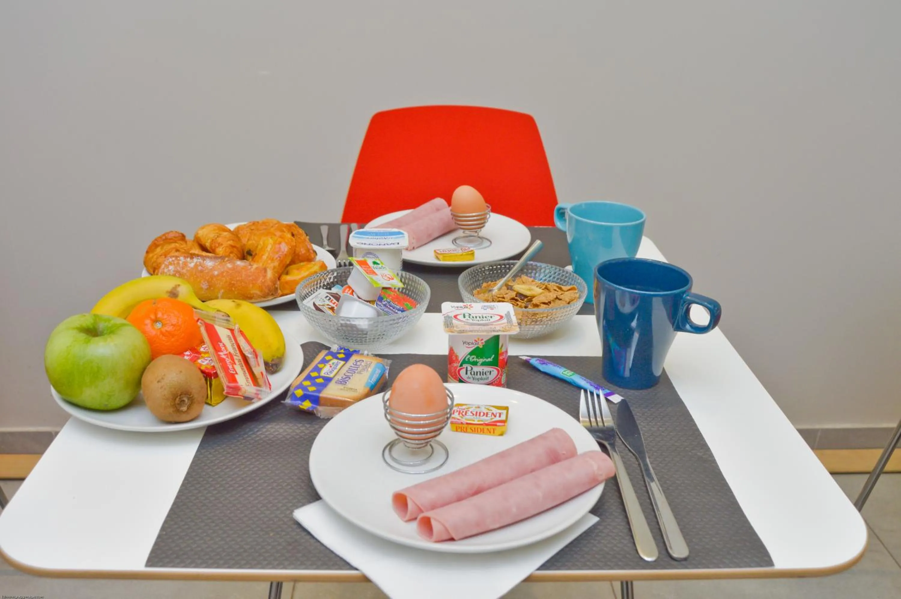 Food and drinks in Hôtel du Quai de Seine