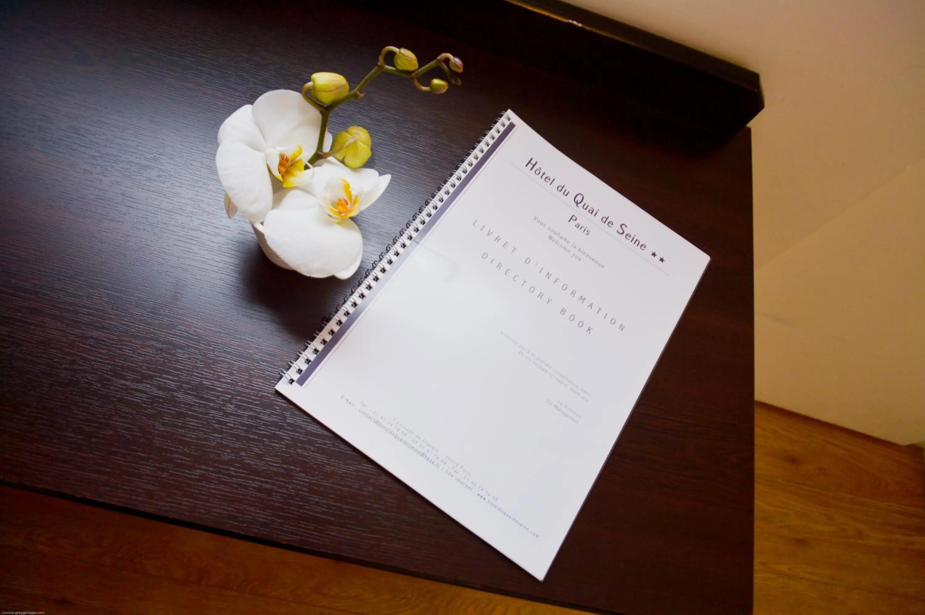 Lobby or reception in Hôtel du Quai de Seine