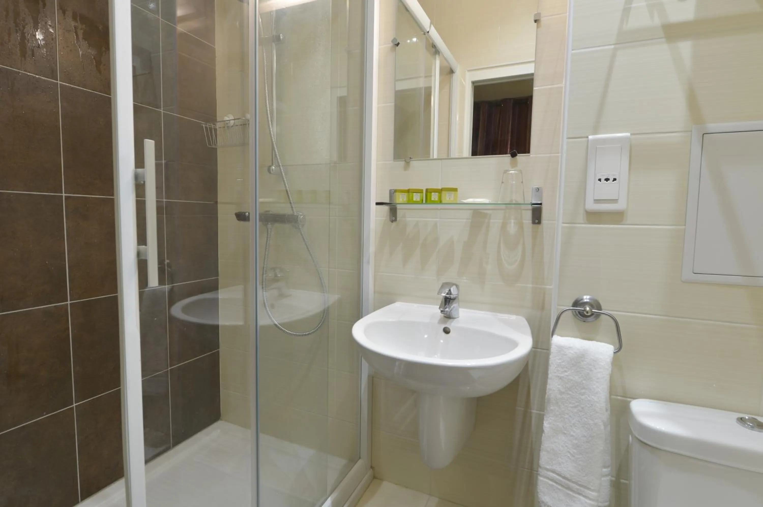 Bathroom in Hôtel du Quai de Seine