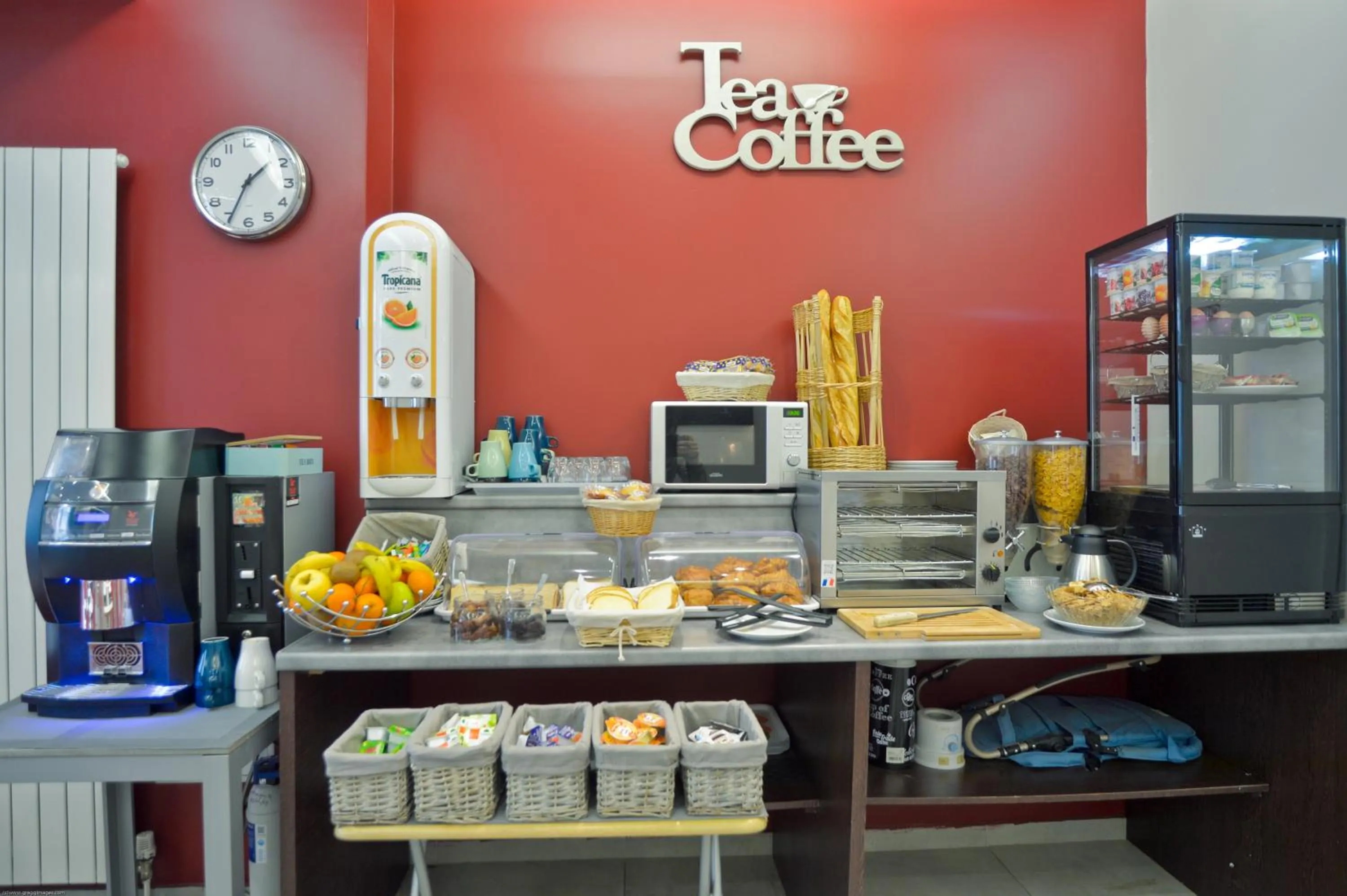 Food and drinks in Hôtel du Quai de Seine
