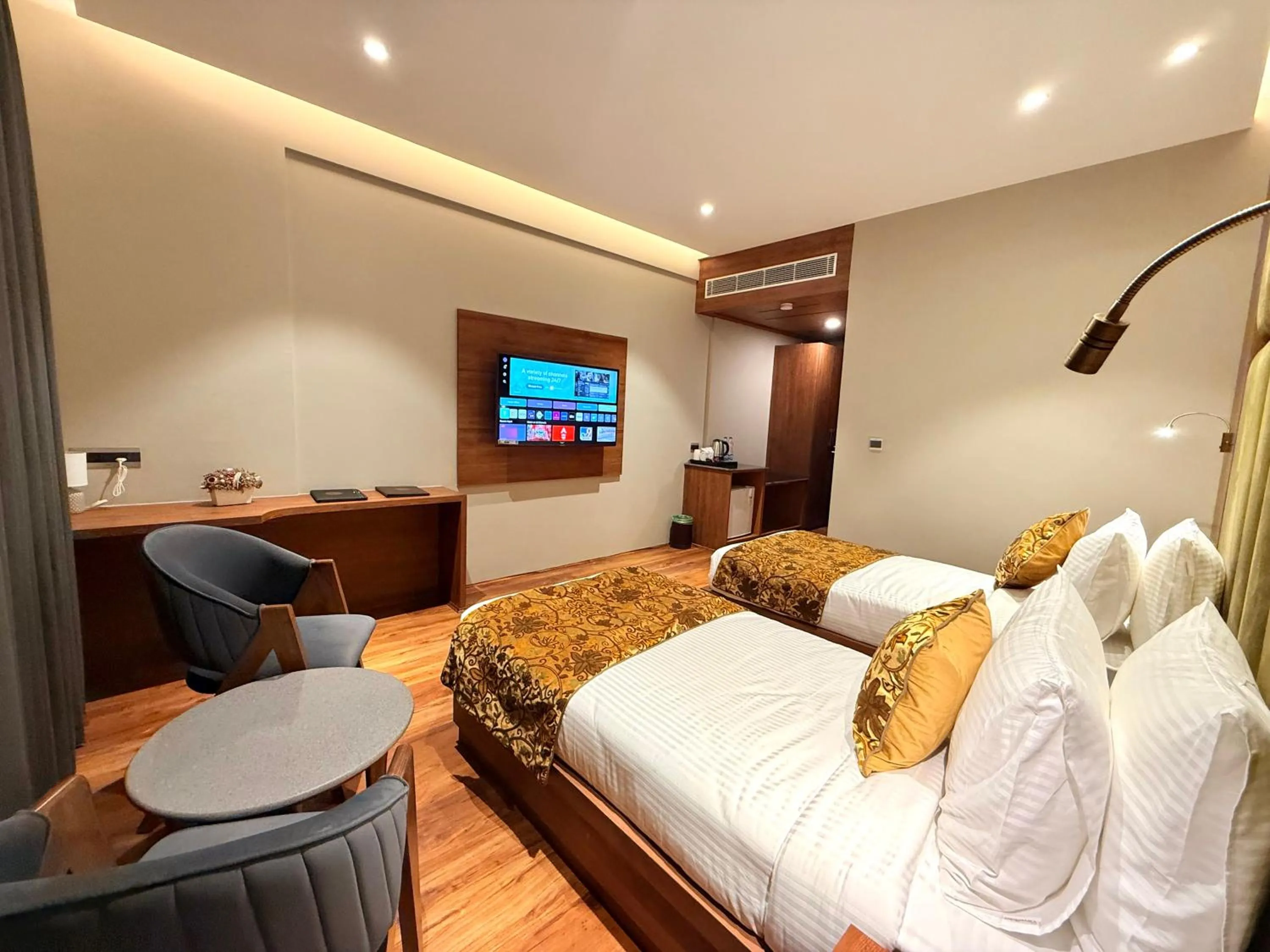 Bedroom, Bed in The Olive Hotel Srinagar