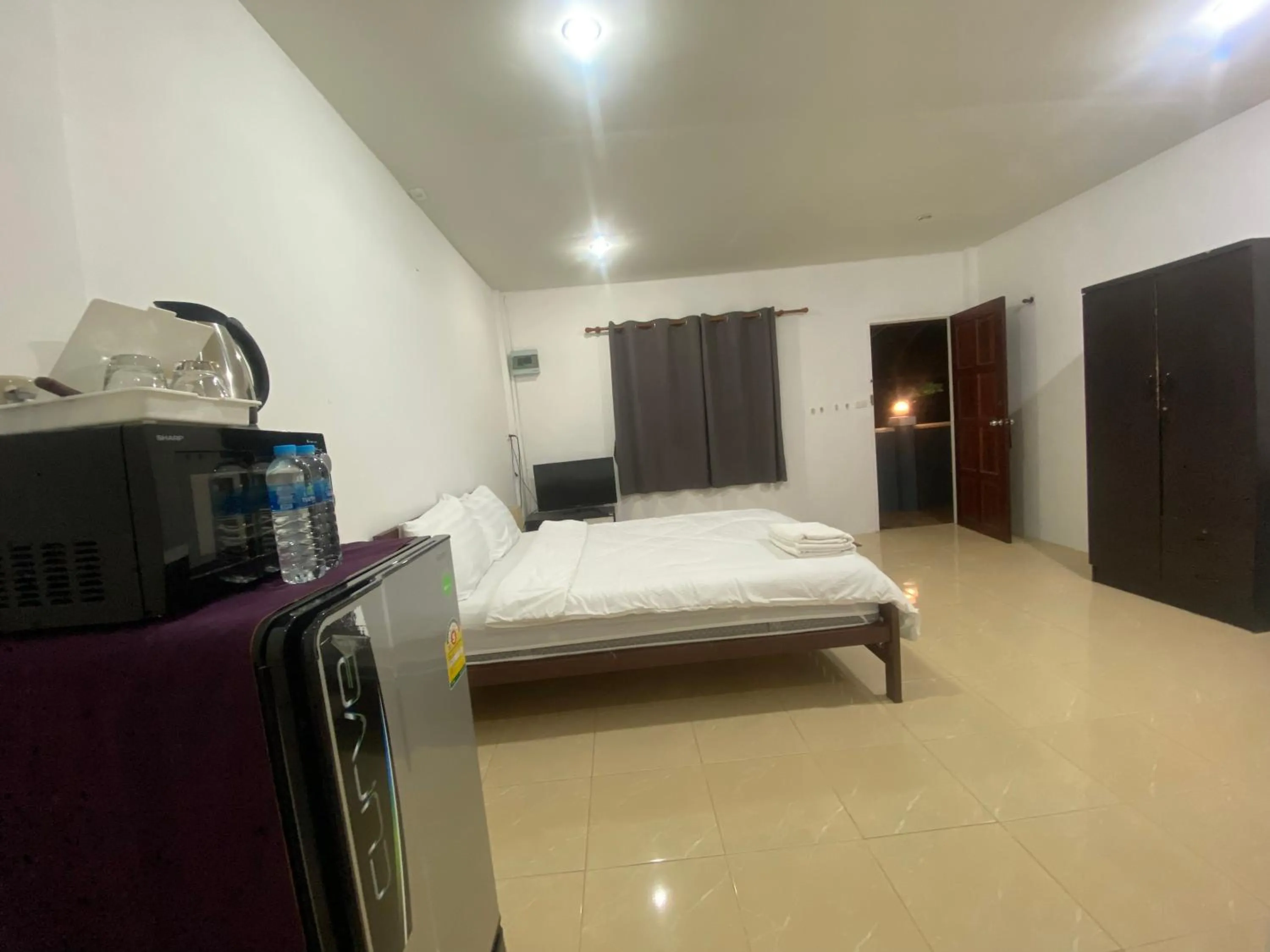 Photo of the whole room, Bed in Bangtao Corner