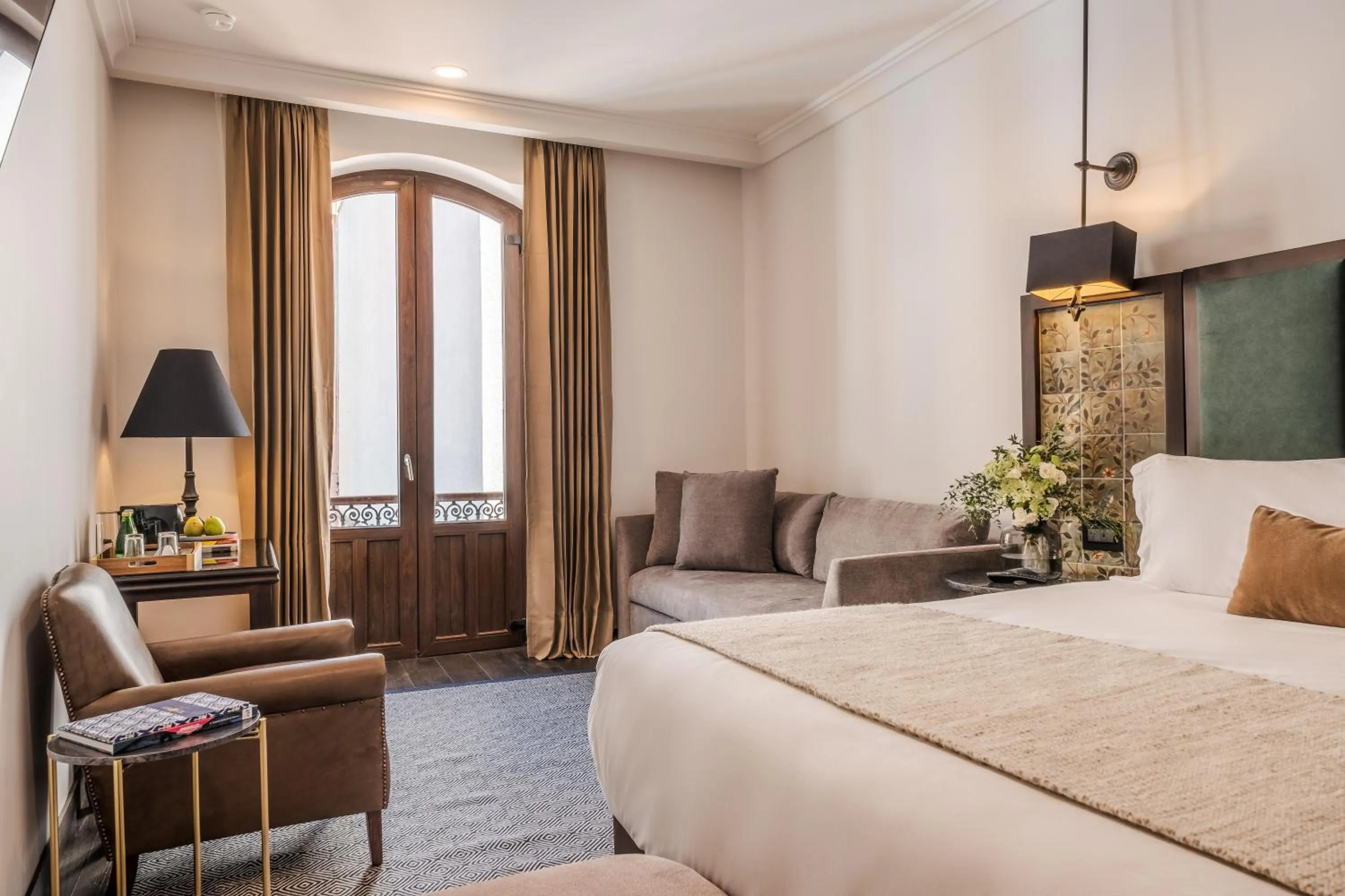 Living room, Bed in Casa Kloster Hotel Boutique