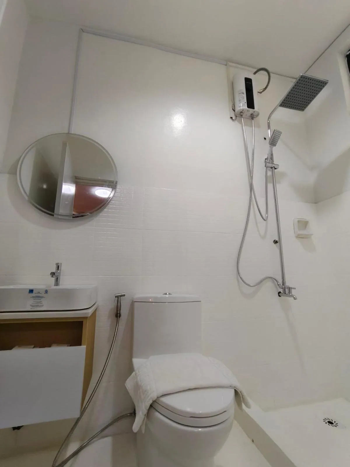 Shower in Northland Resort Hotel Manapla