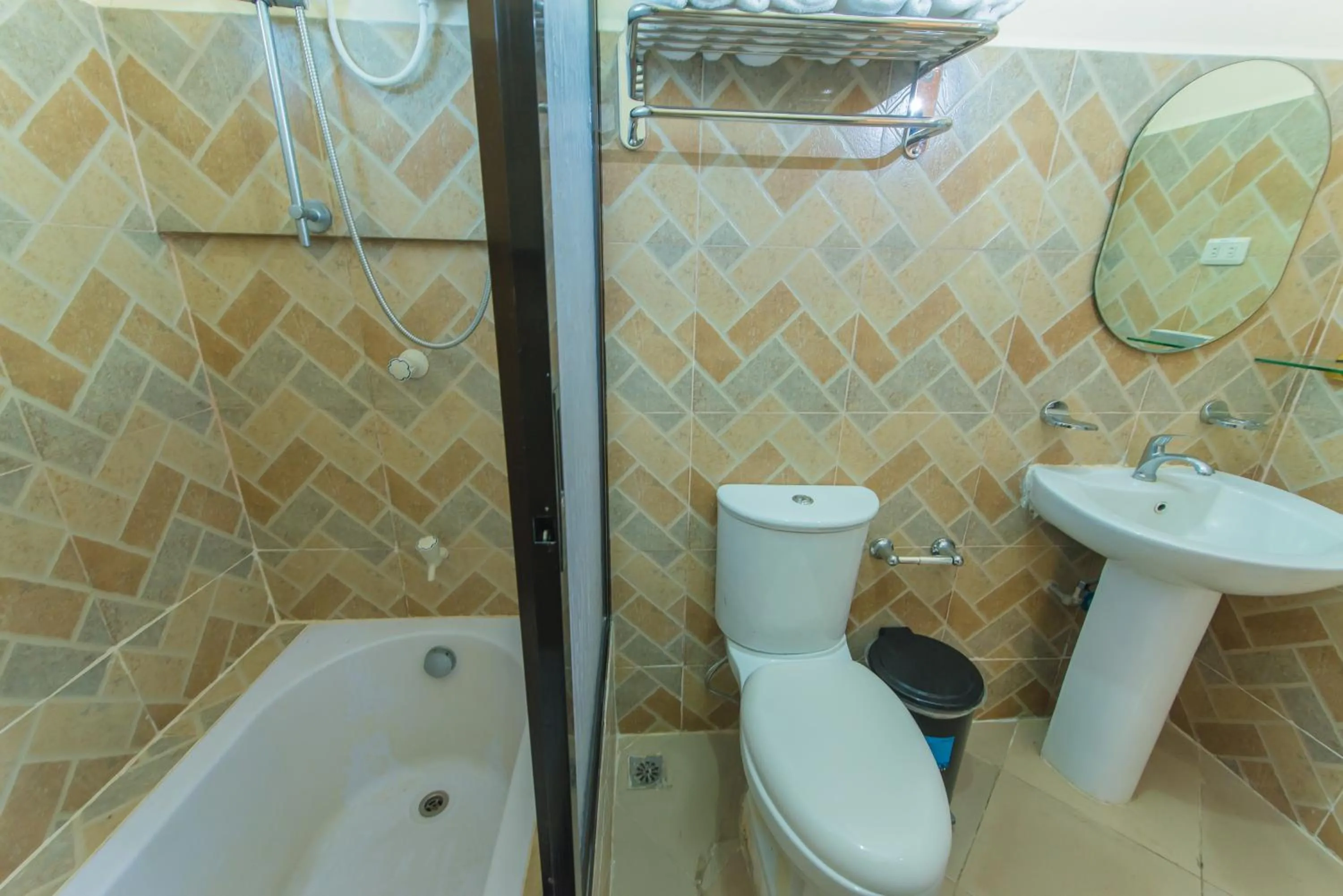 Shower in Northland Resort Hotel Manapla