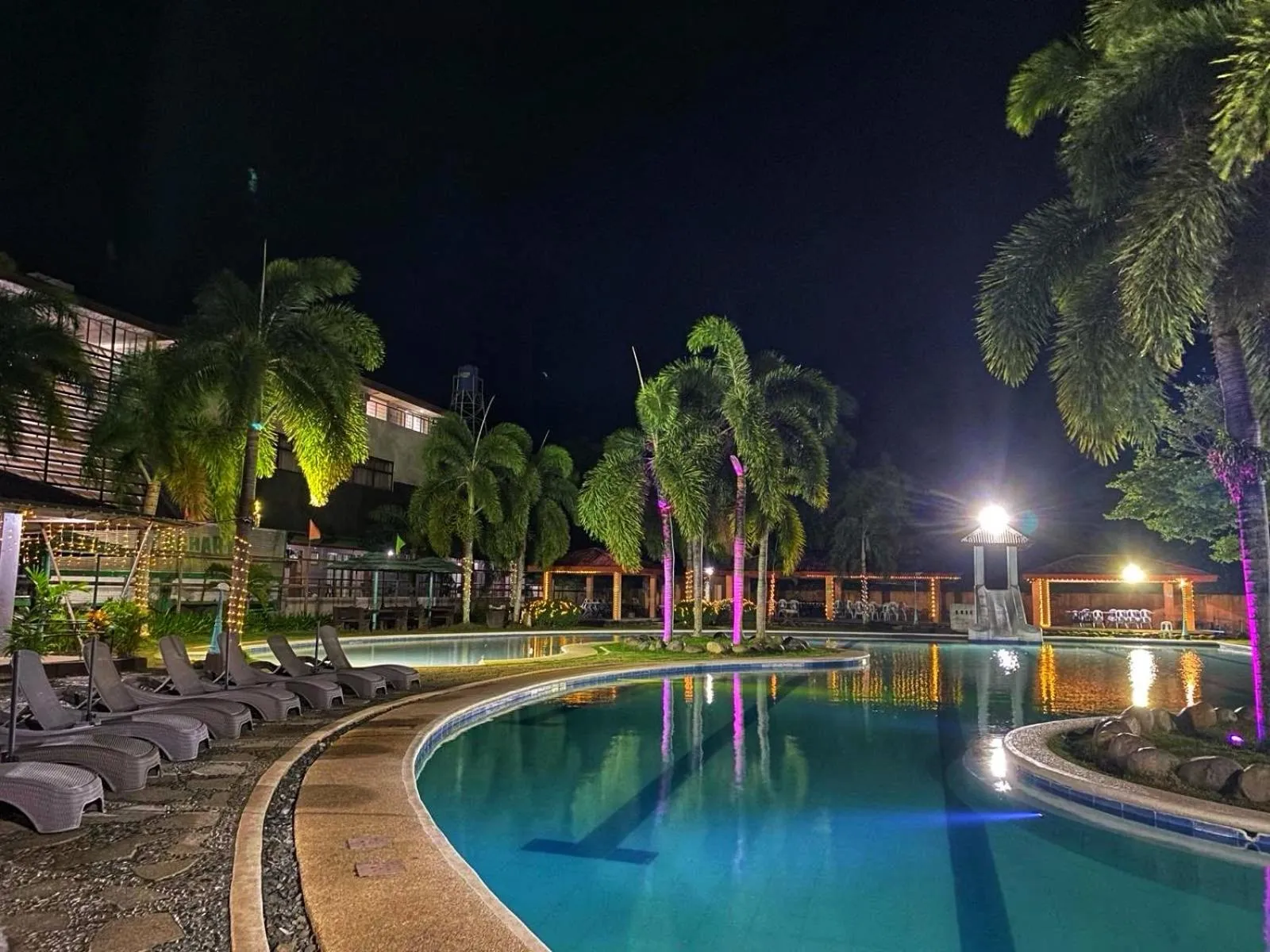 Swimming pool in Northland Resort Hotel Manapla
