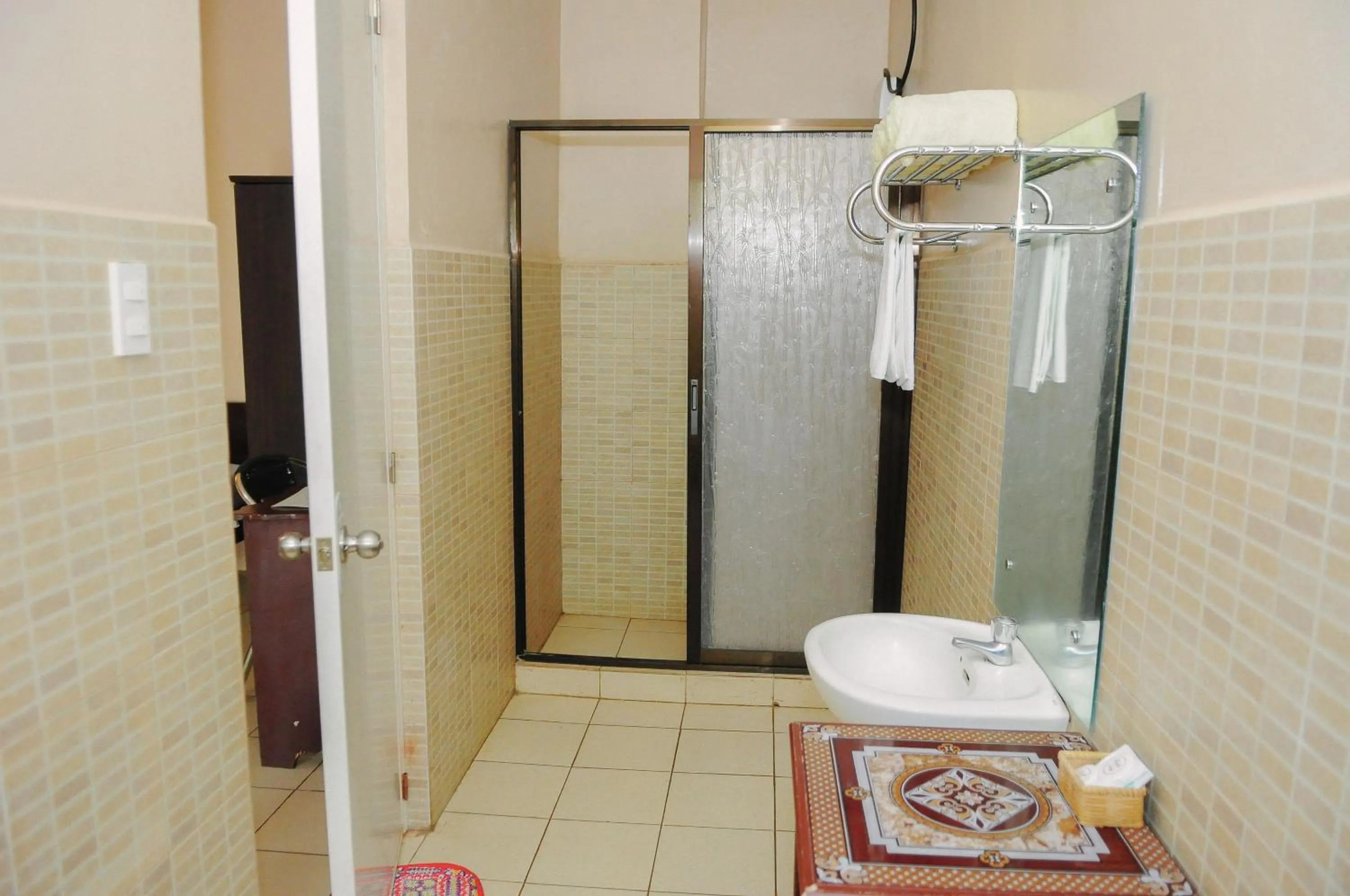 Shower in Northland Resort Hotel Manapla
