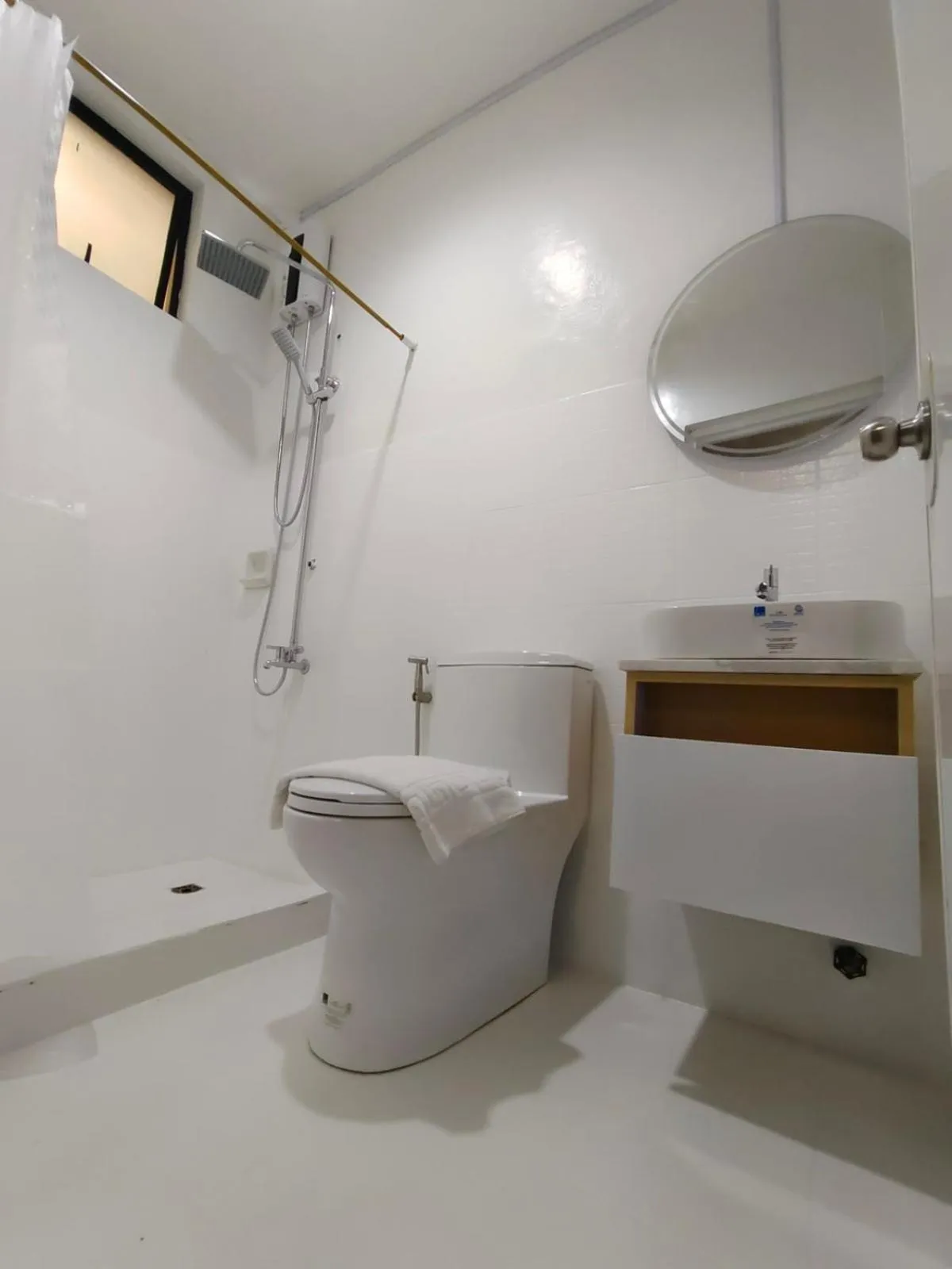 Shower in Northland Resort Hotel Manapla