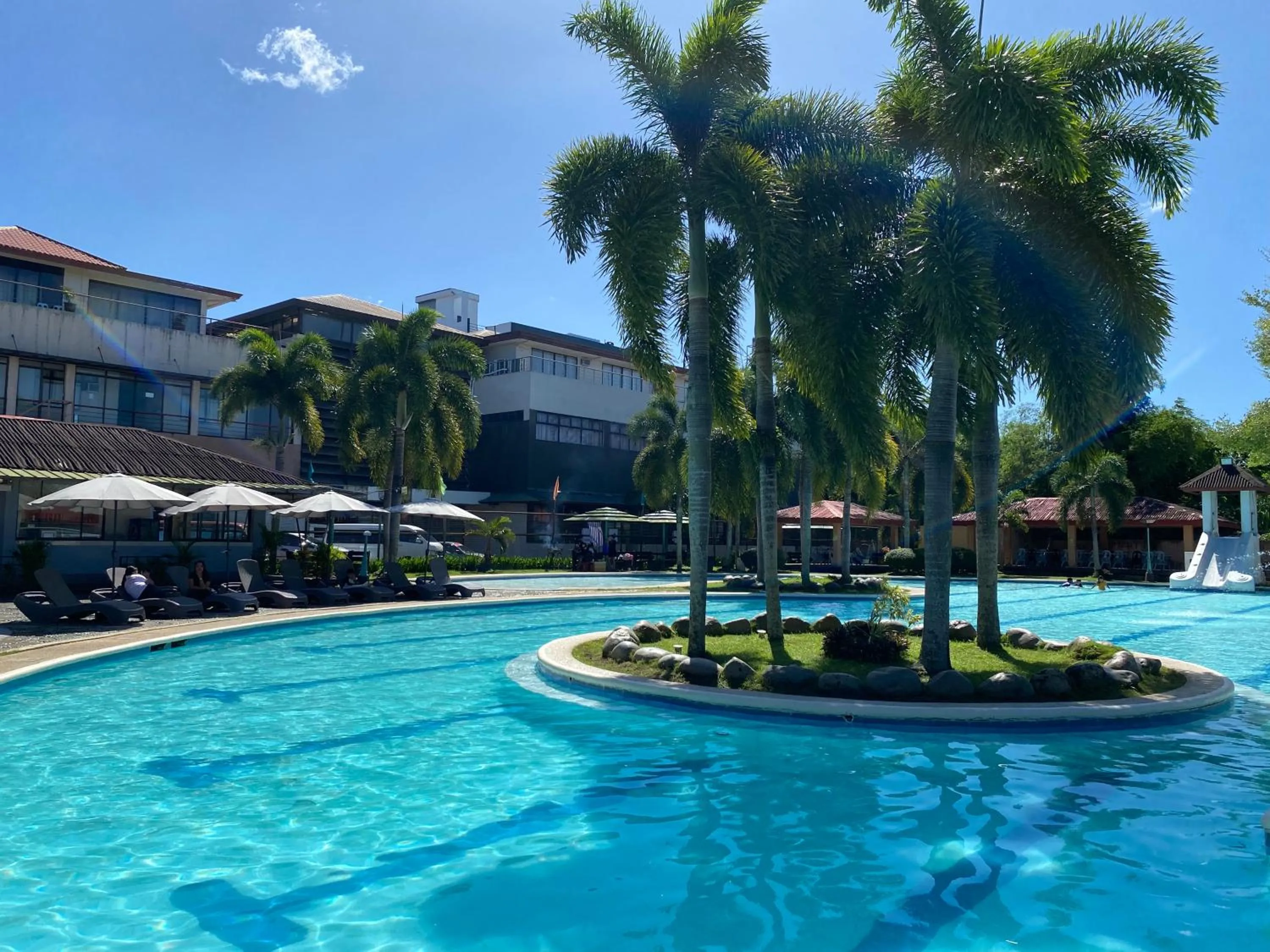 Swimming pool in Northland Resort Hotel Manapla
