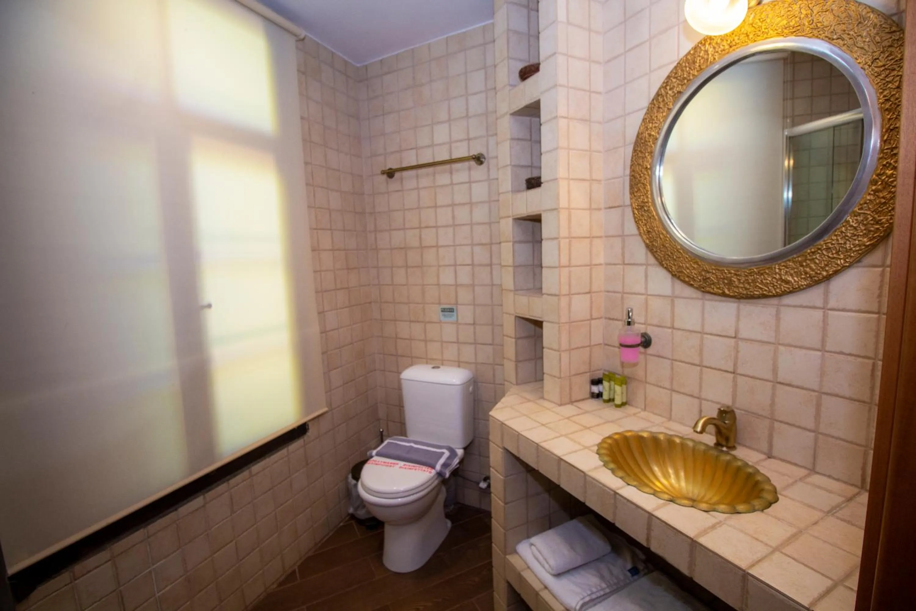 Bathroom in Elia Portou Rooms