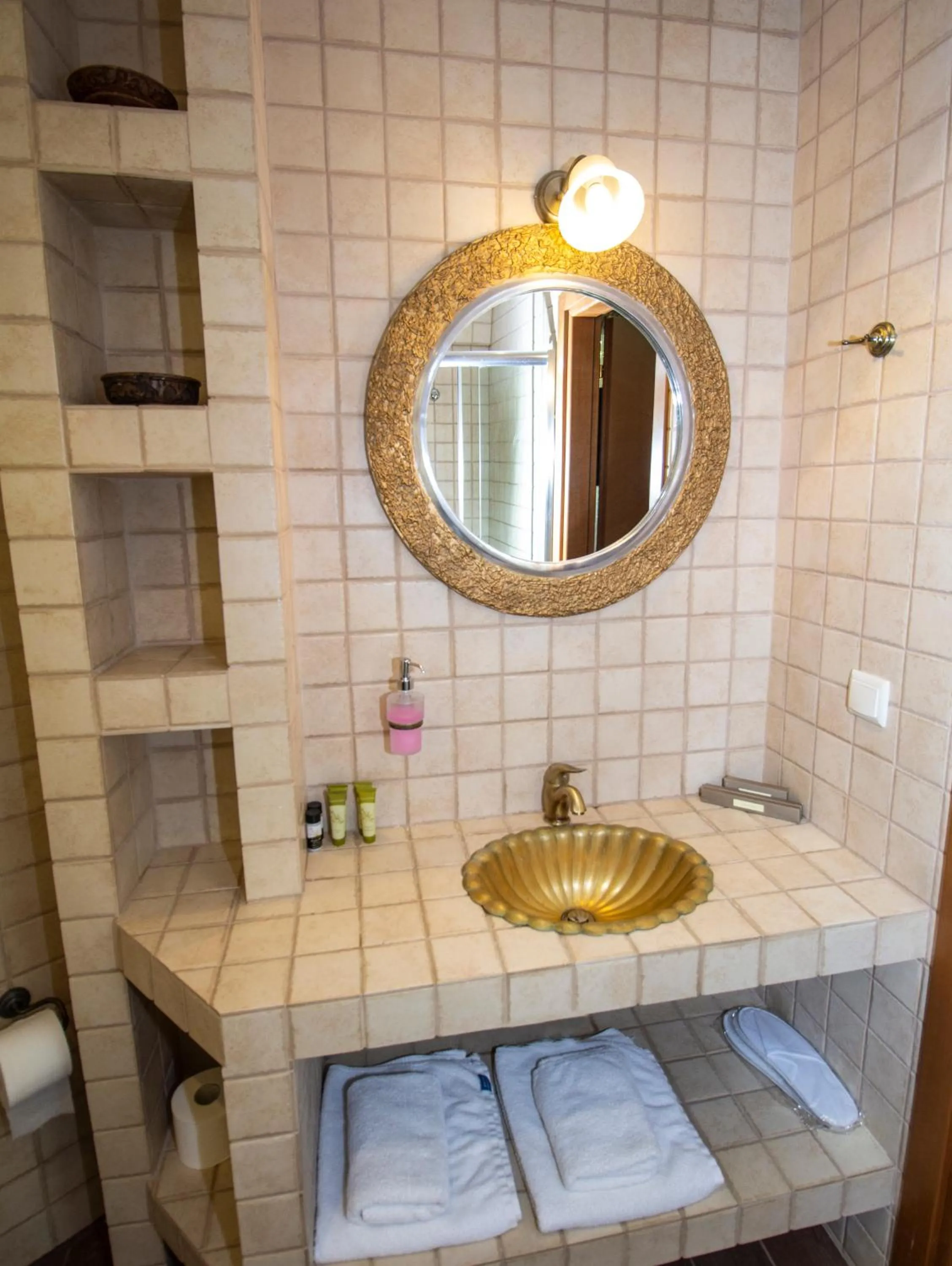 Bathroom in Elia Portou Rooms