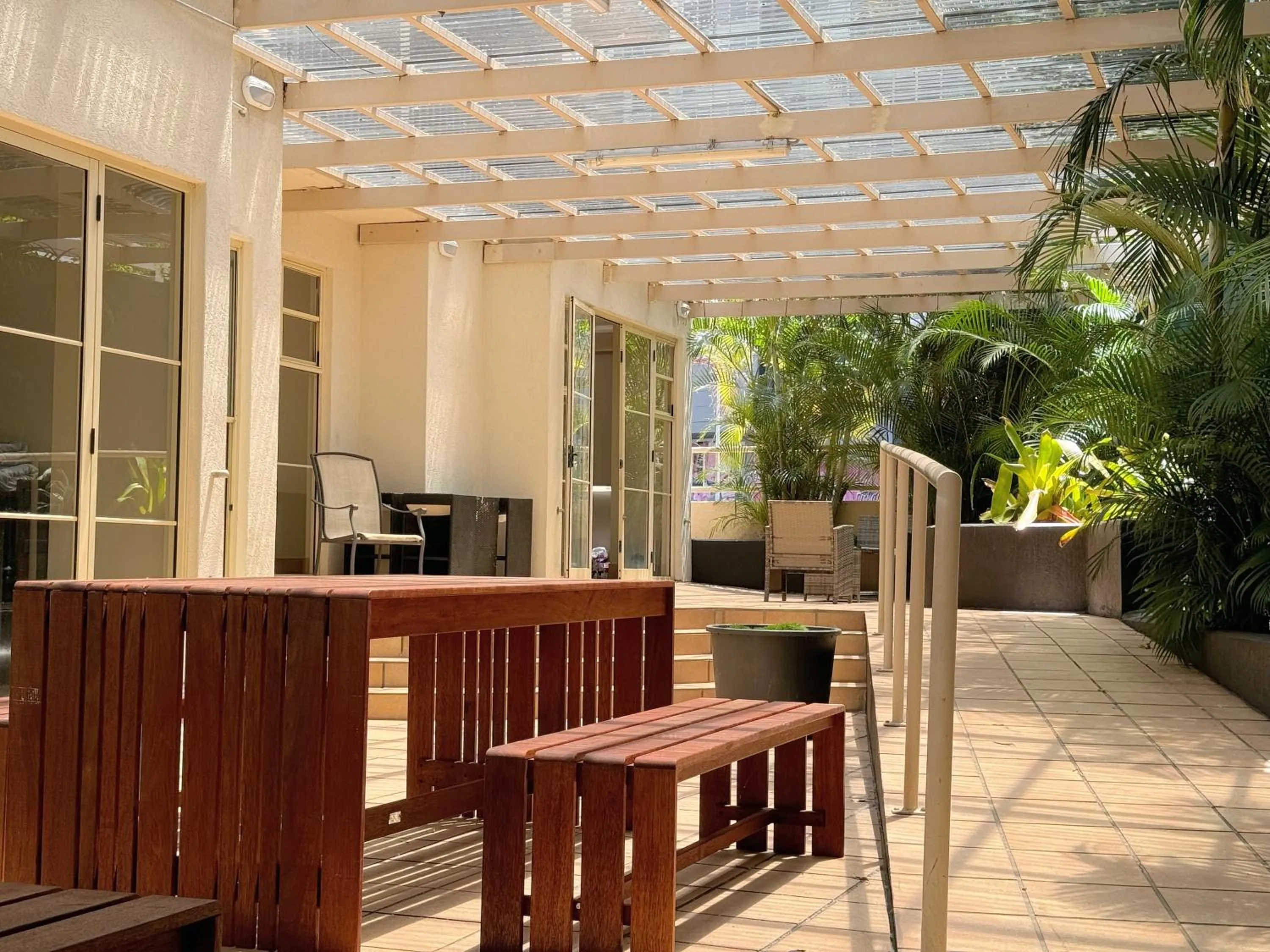 Seating area in Breeze Inn Gold Coast