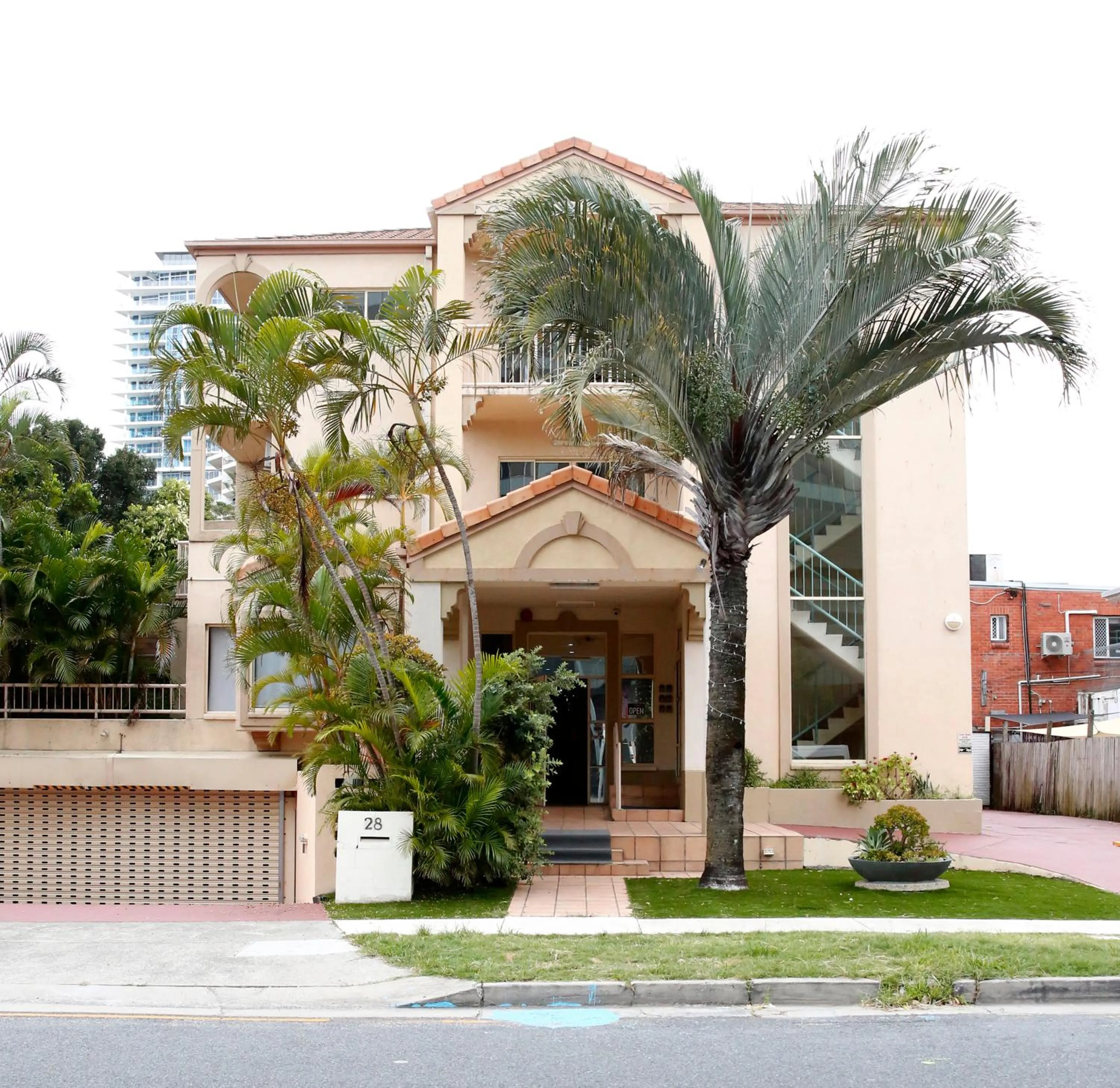 Property building in Breeze Inn Gold Coast