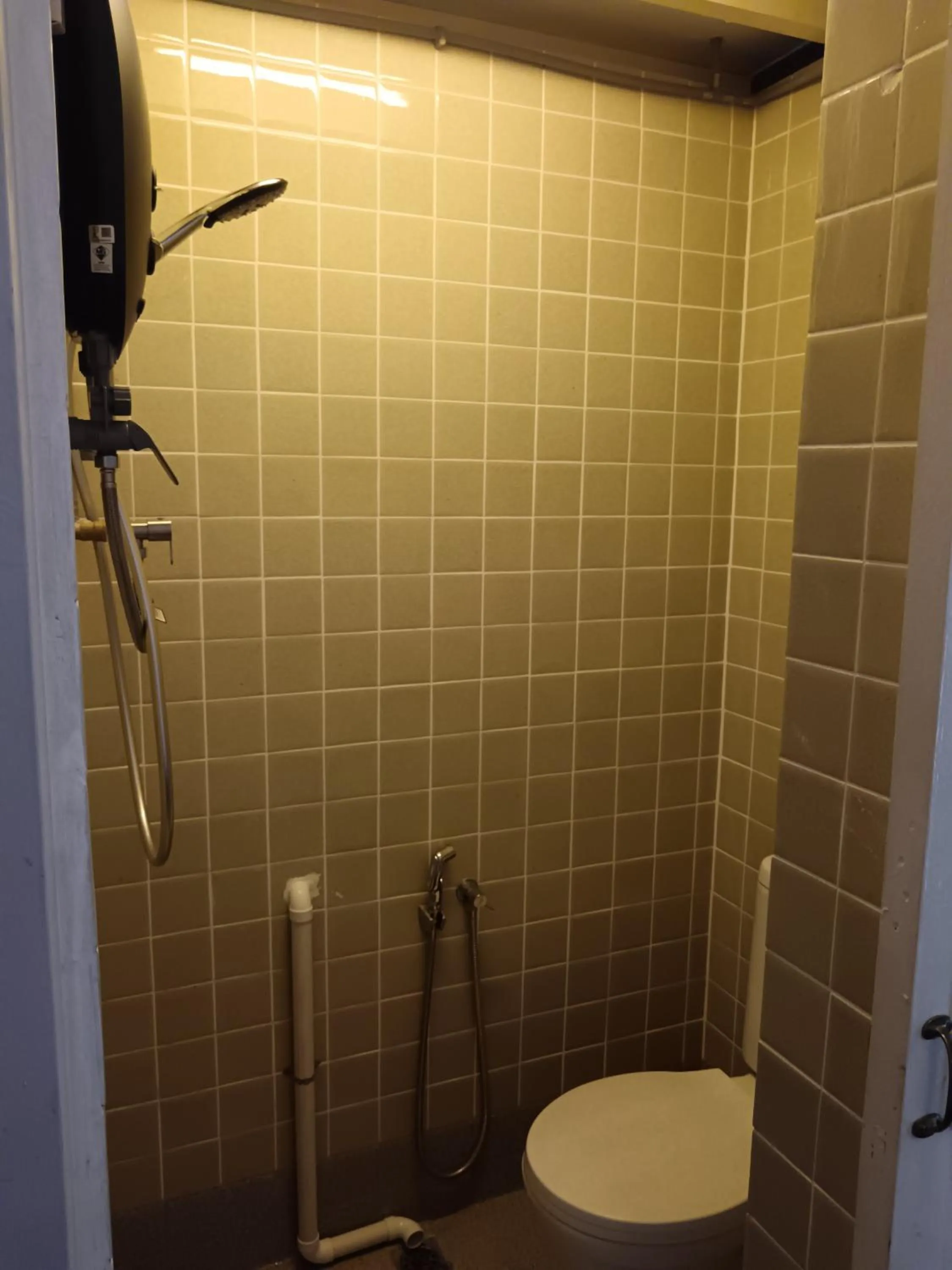 Shower in The Georgetown Green Gates