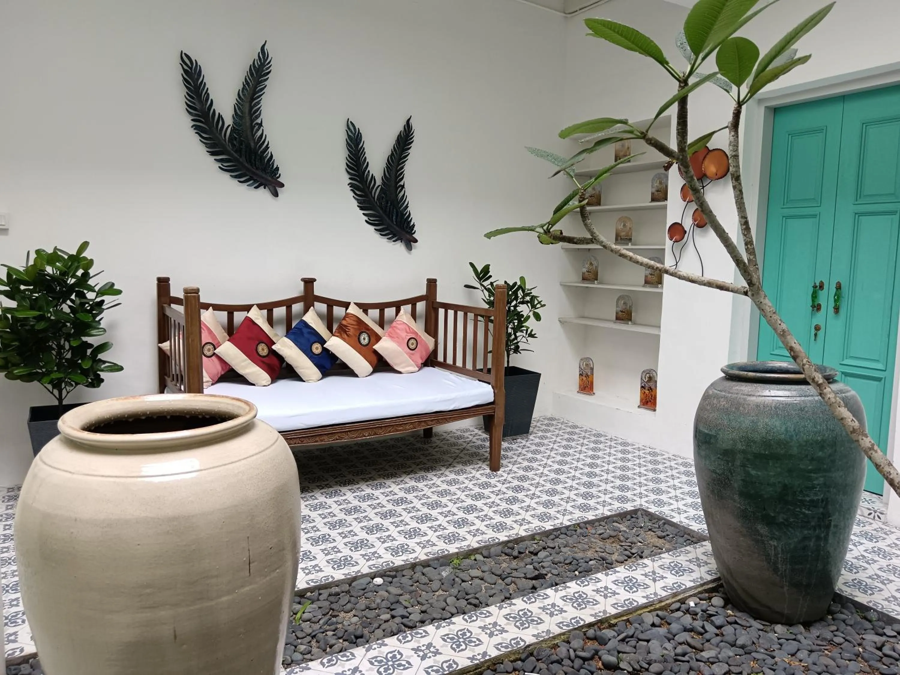 Inner courtyard view in The Georgetown Green Gates