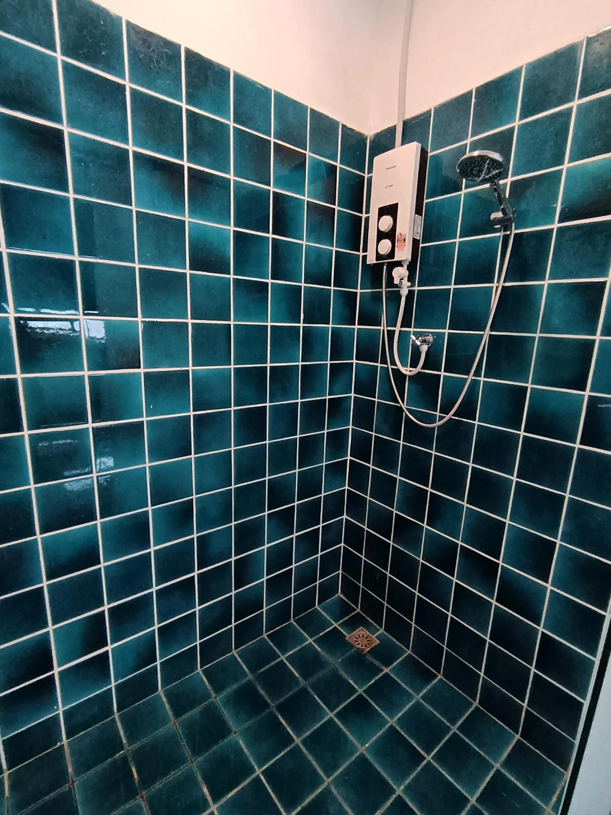 Shower in The Georgetown Green Gates