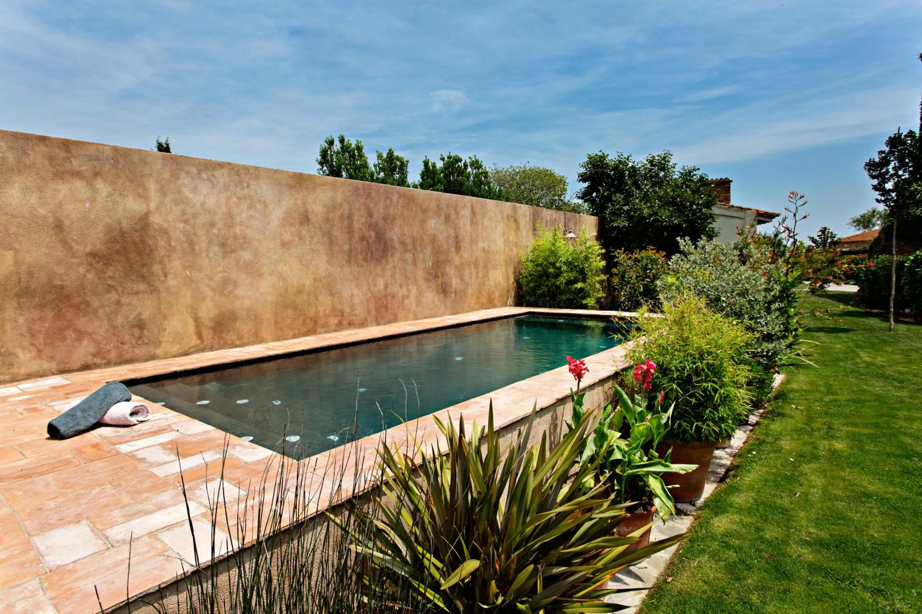 Swimming pool in Encís d'Empordà -Adults Only-