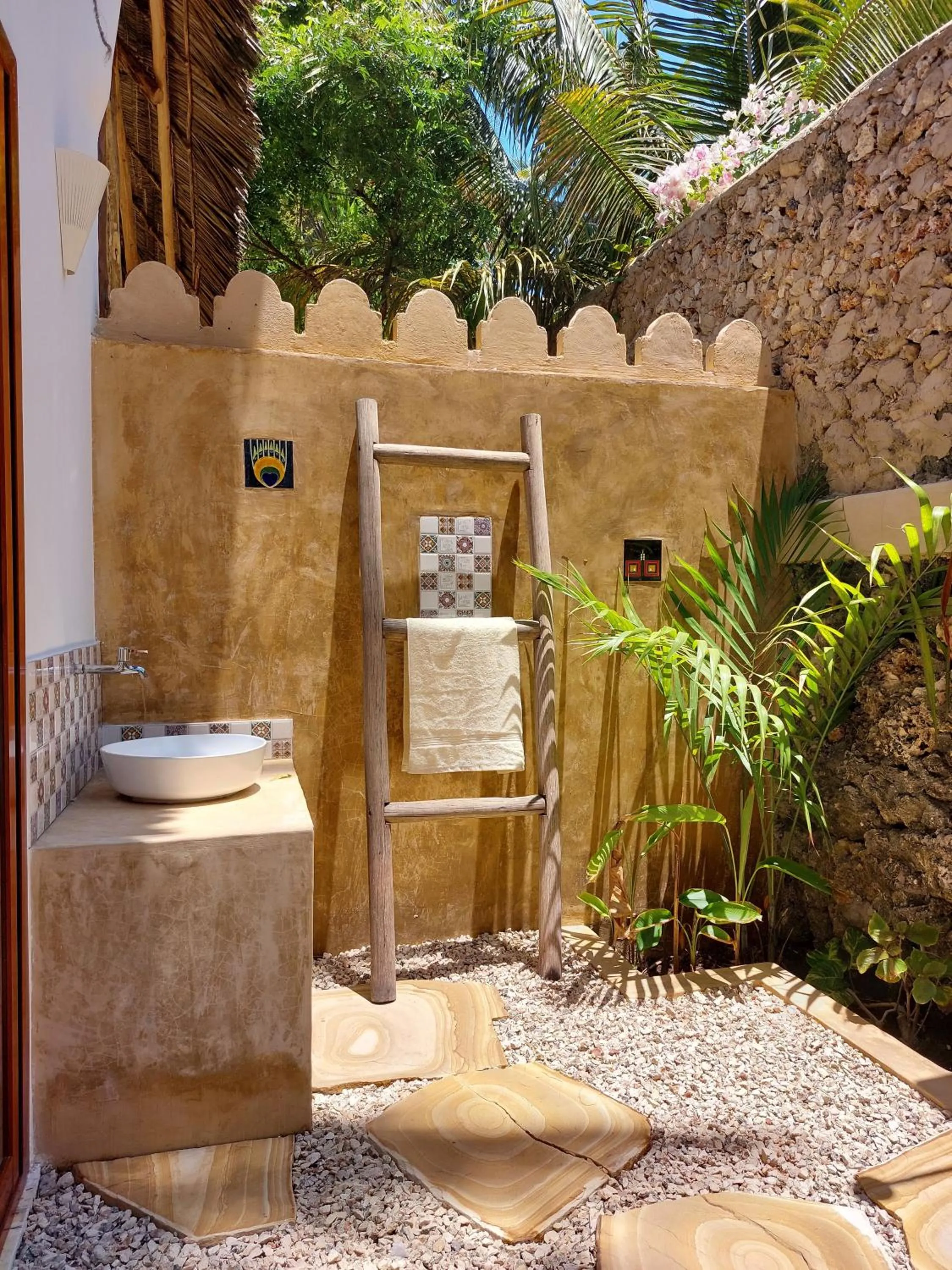 Shower in Villa Bahati Zanzibar