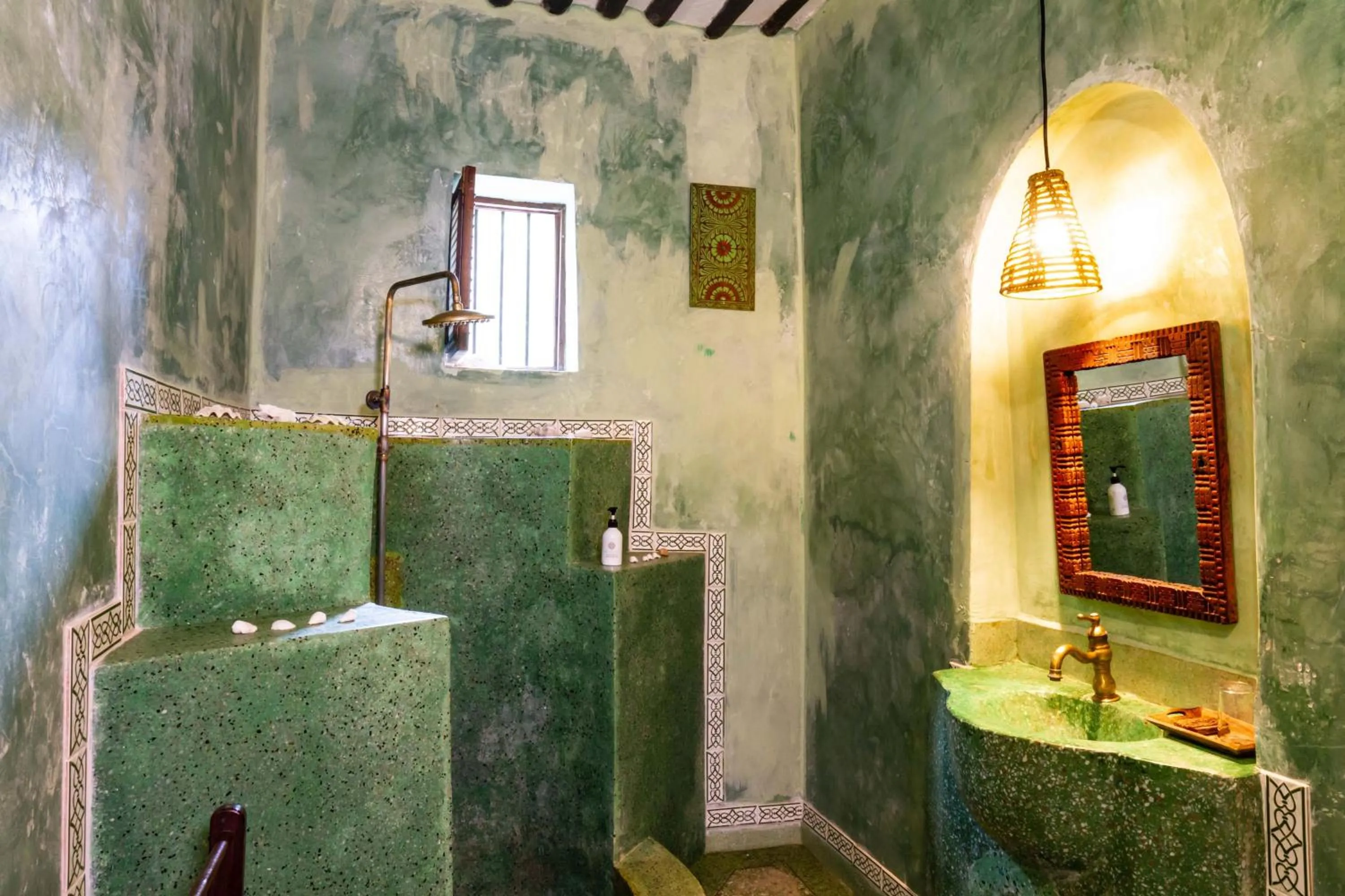 Shower in Villa Bahati Zanzibar