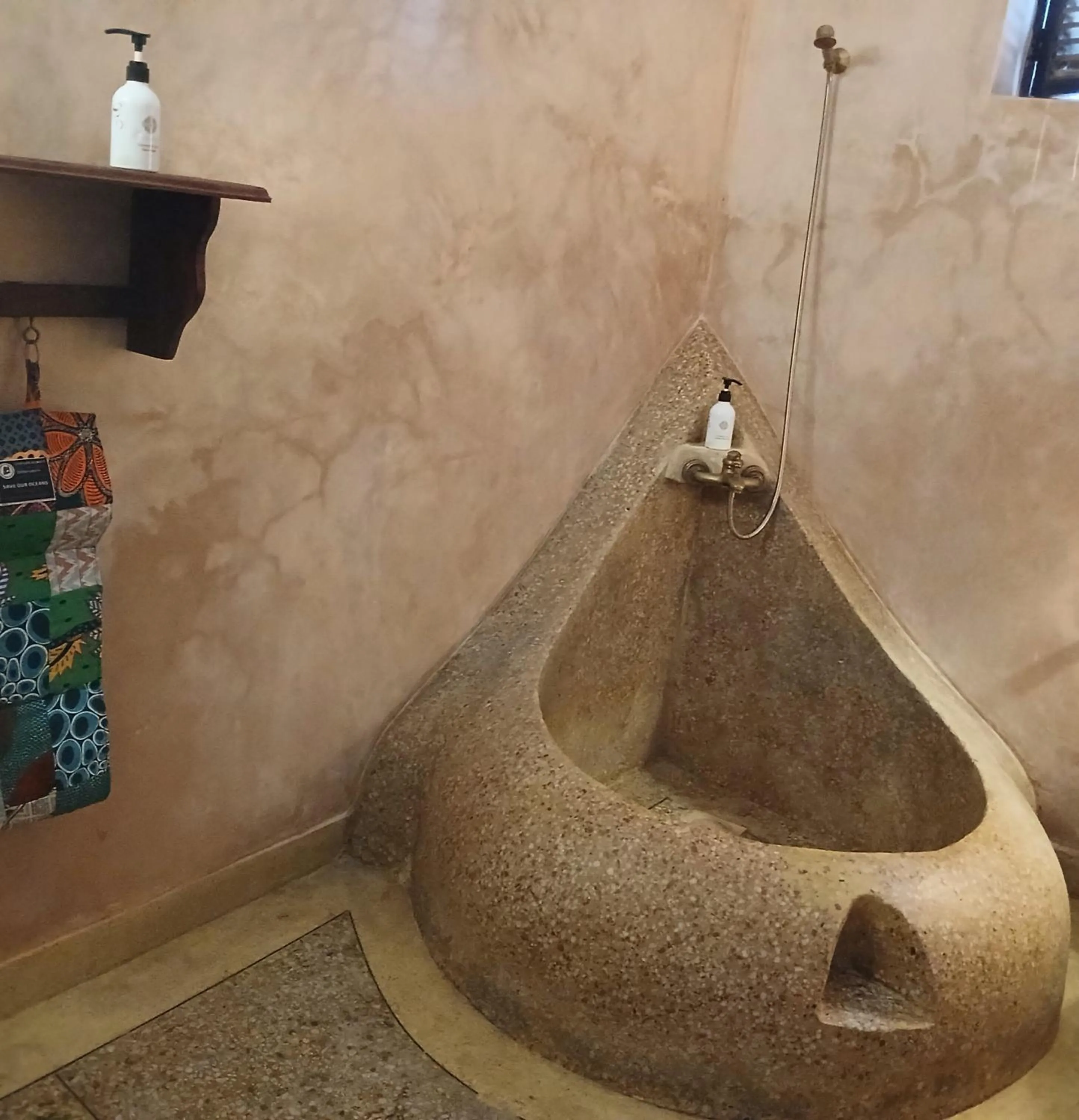 Shower in Villa Bahati Zanzibar