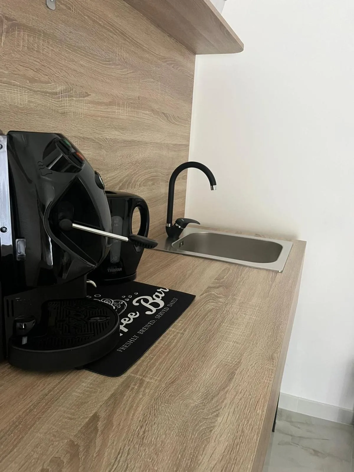 Coffee/tea facilities in B&B Garibaldi Road