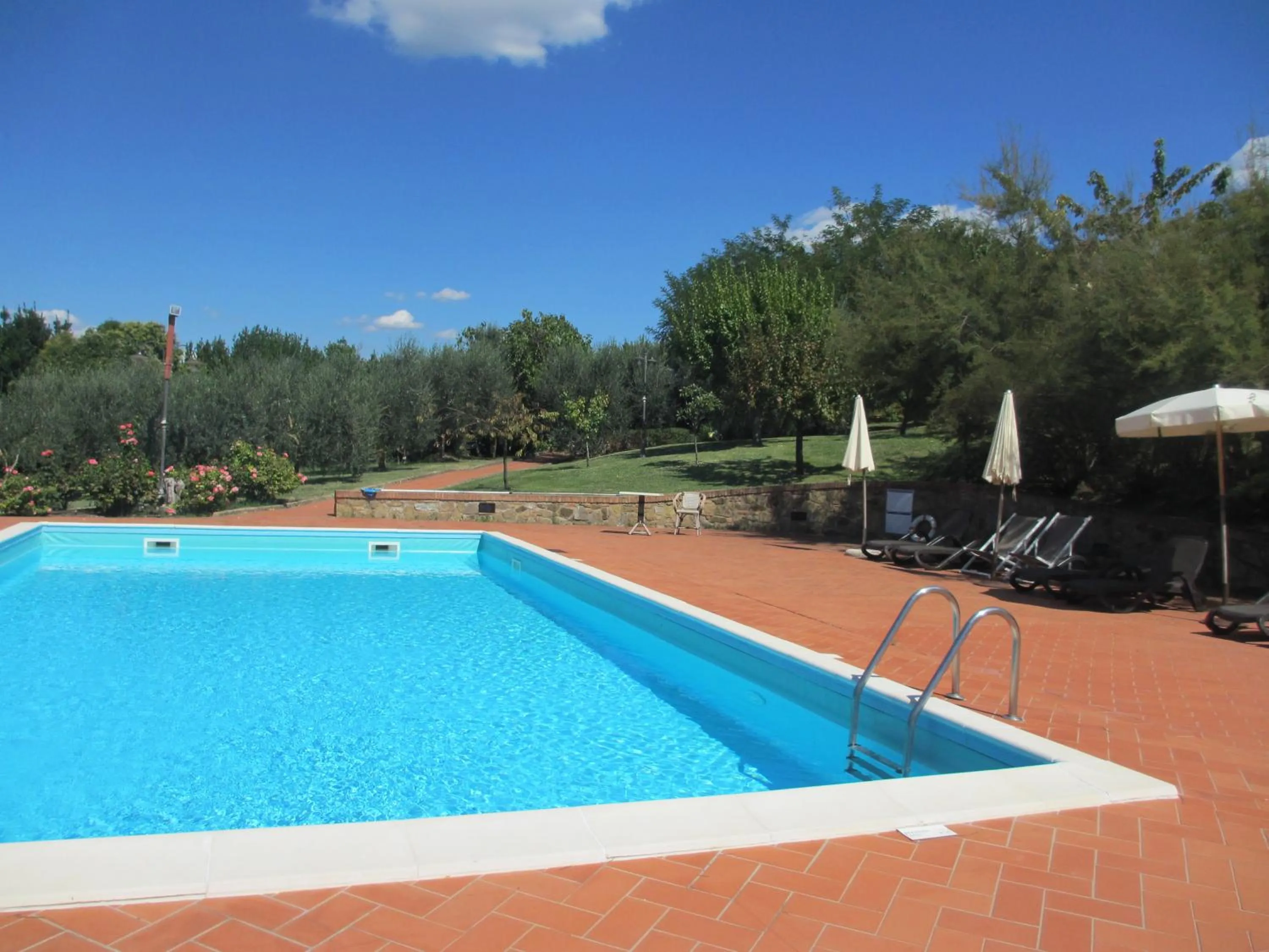 Swimming pool in Locanda le Boscarecce